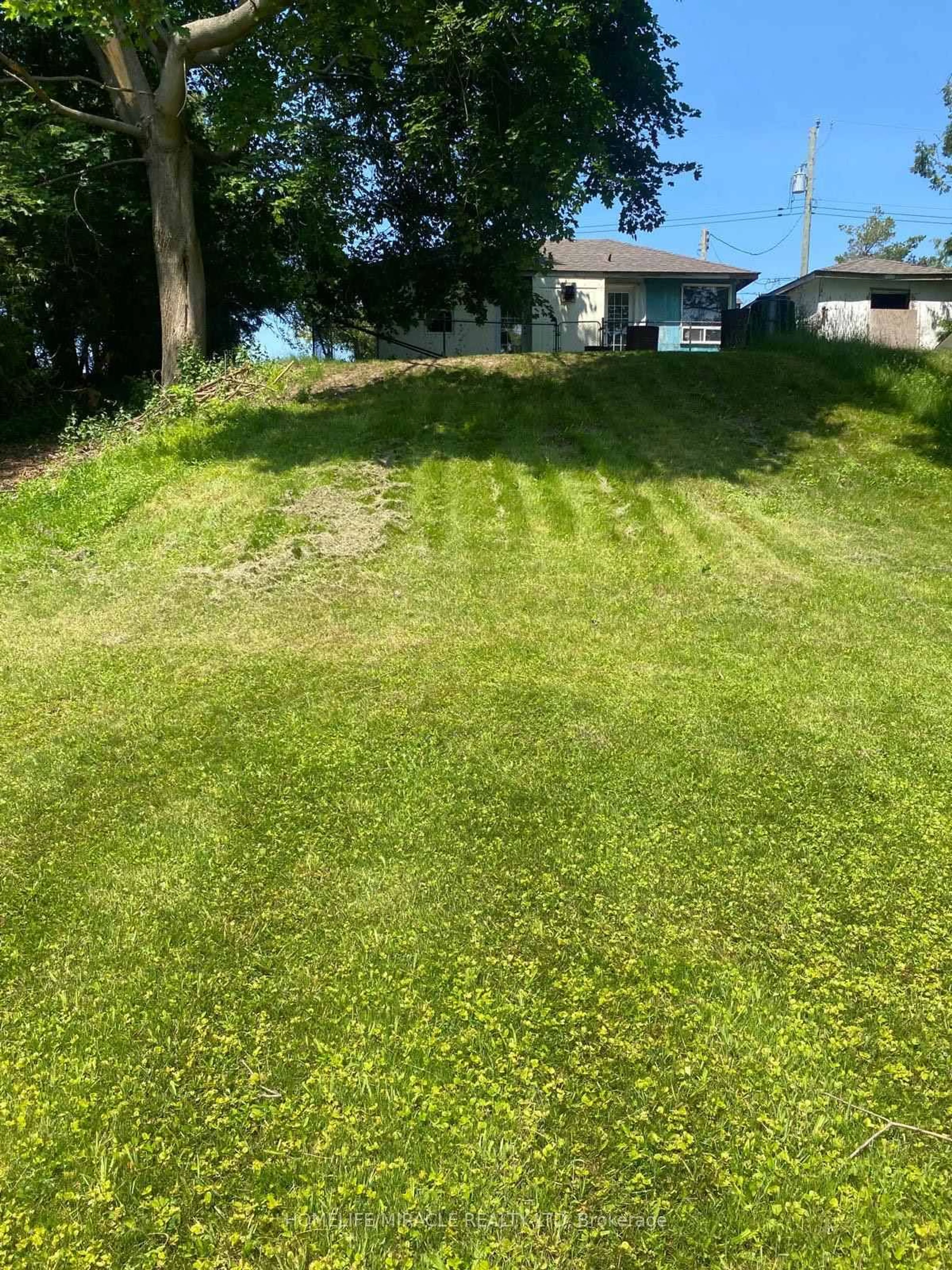 A pic from outside/outdoor area/front of a property/back of a property/a pic from drone, street for 164 Riverbank Dr, Georgina Ontario L0E 1N0