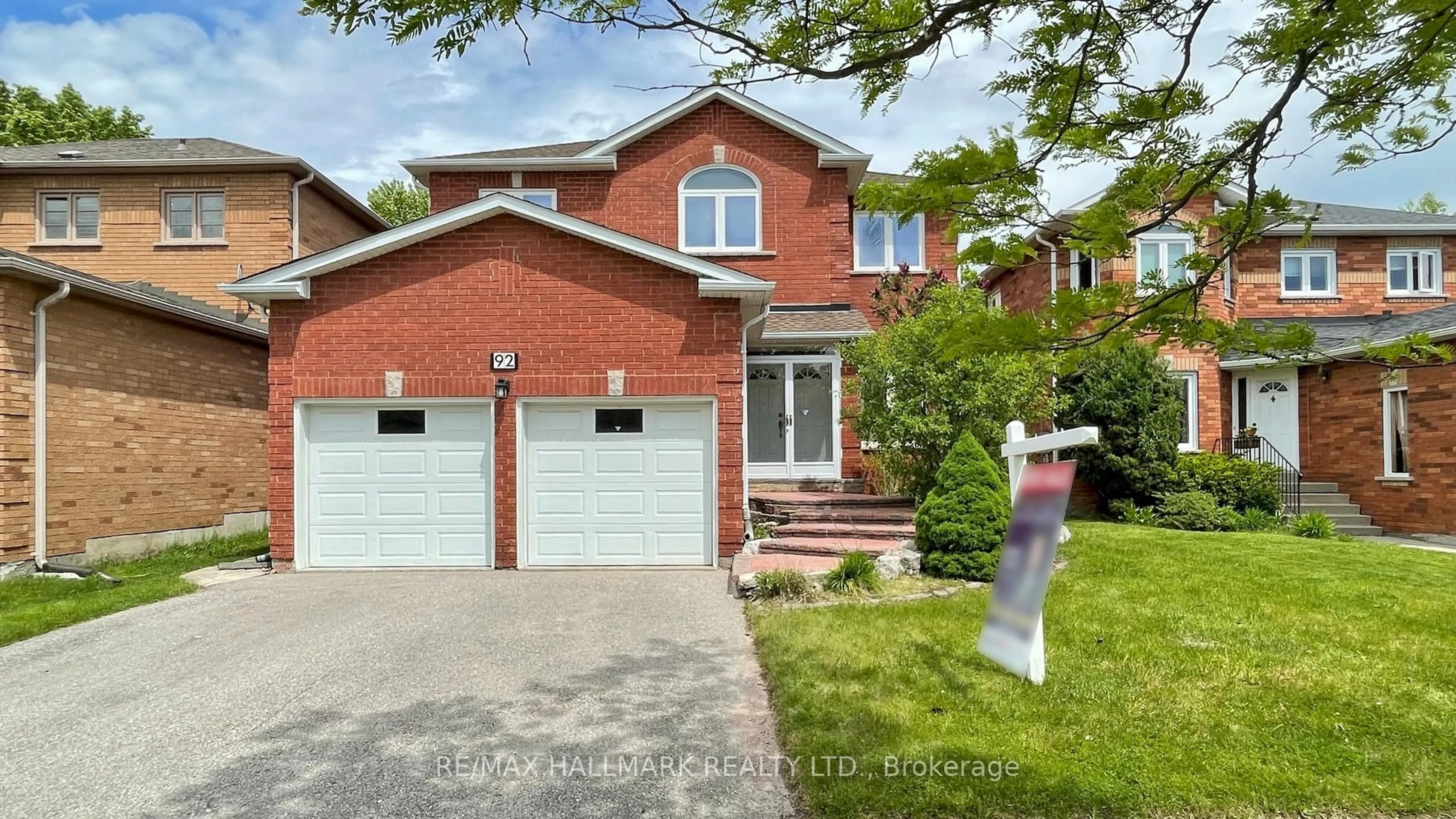 Home with brick exterior material, street for 92 Canyon Hill Ave, Richmond Hill Ontario L4C 0K5