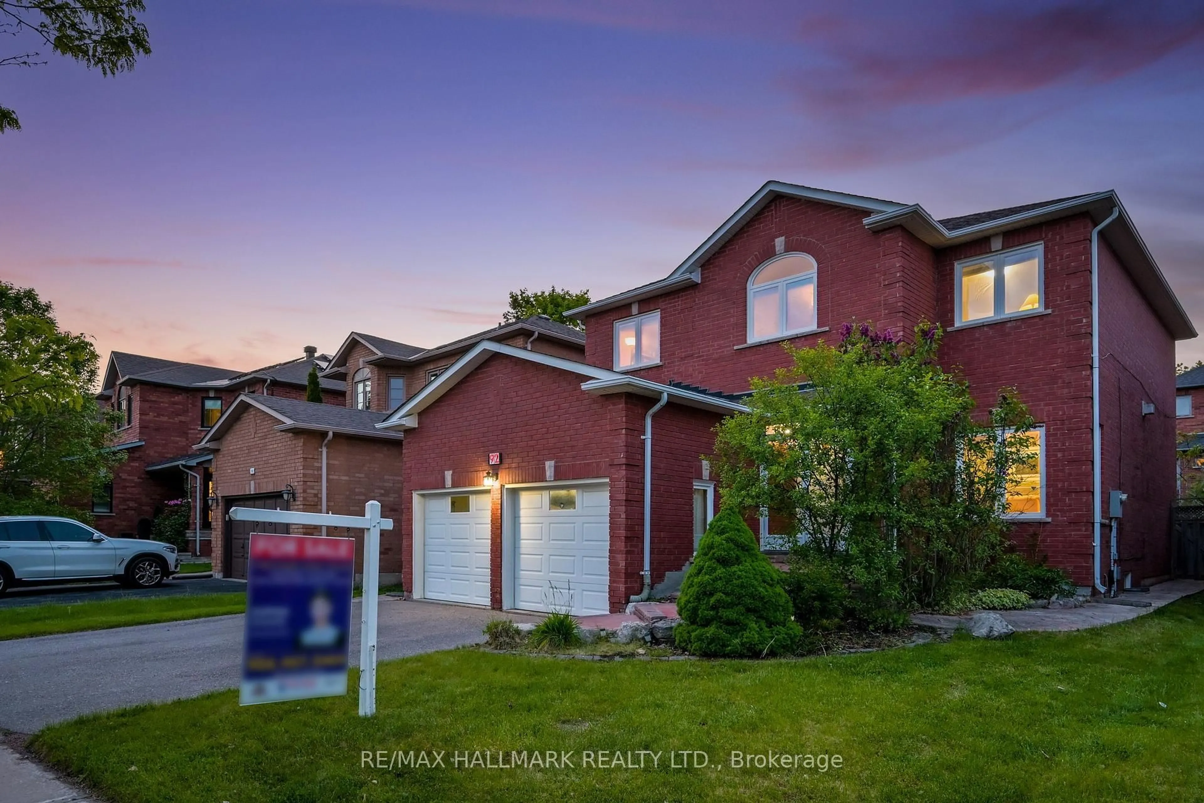 Home with brick exterior material, street for 92 Canyon Hill Ave, Richmond Hill Ontario L4C 0K5
