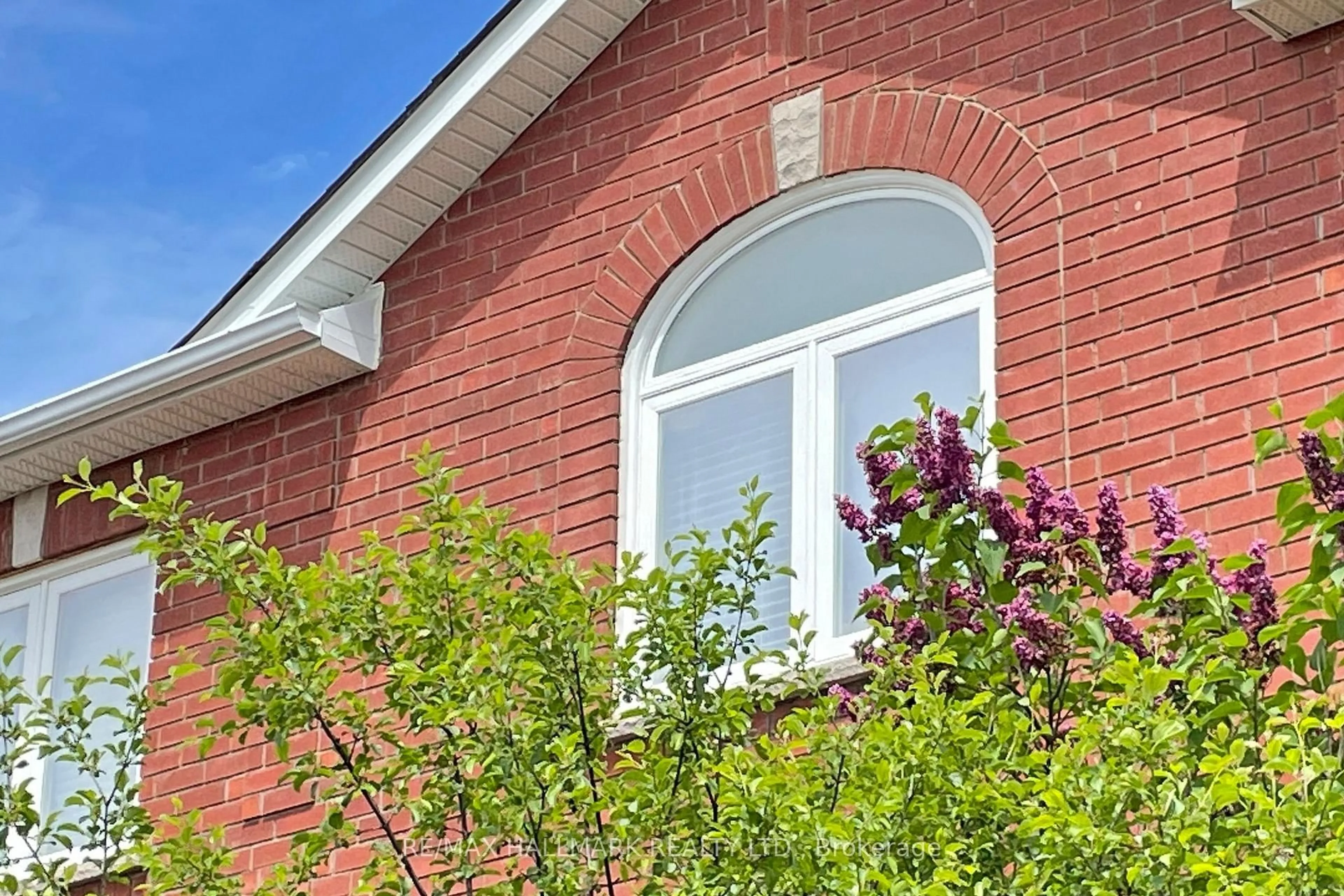 Home with brick exterior material, building for 92 Canyon Hill Ave, Richmond Hill Ontario L4C 0K5