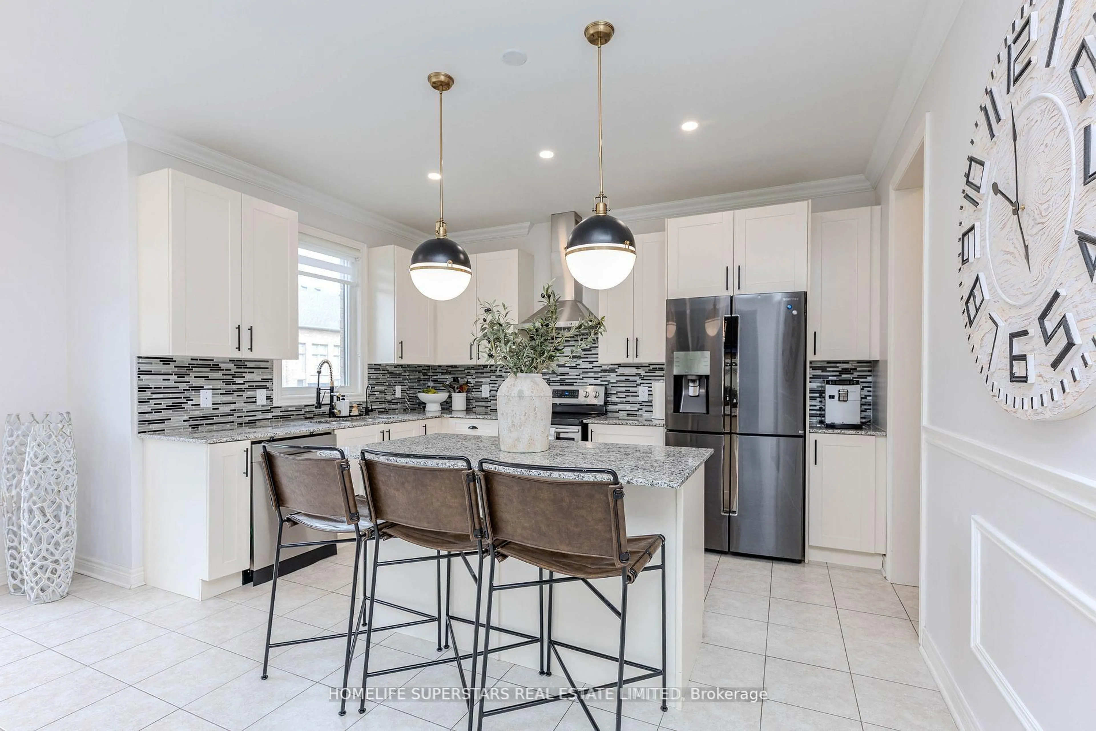 Open concept kitchen, ceramic/tile floor for 50 Romanelli Cres, Bradford West Gwillimbury Ontario L3Z 0X7
