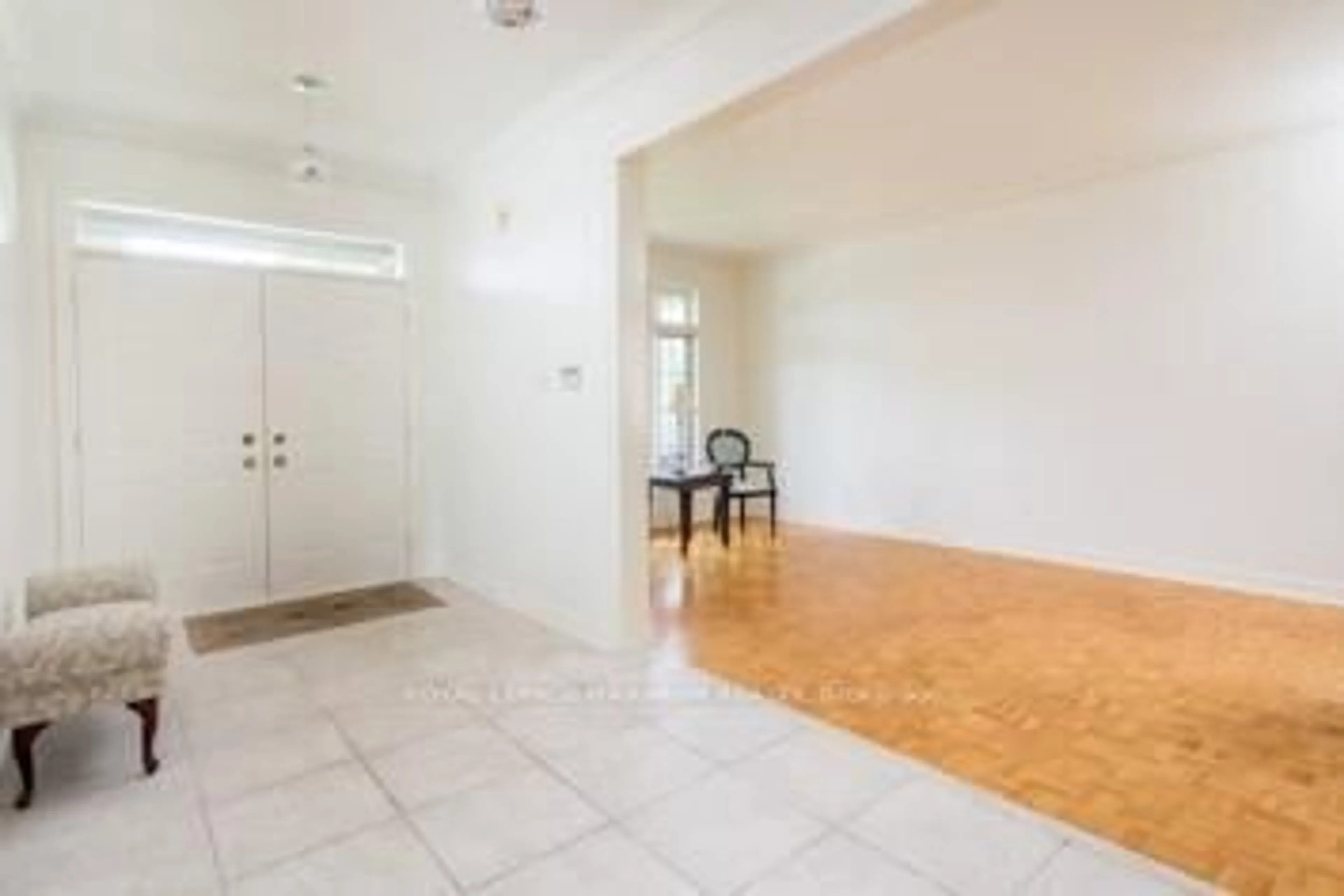 Indoor foyer for 45 Windrose Crt, Vaughan Ontario L4L 9G9