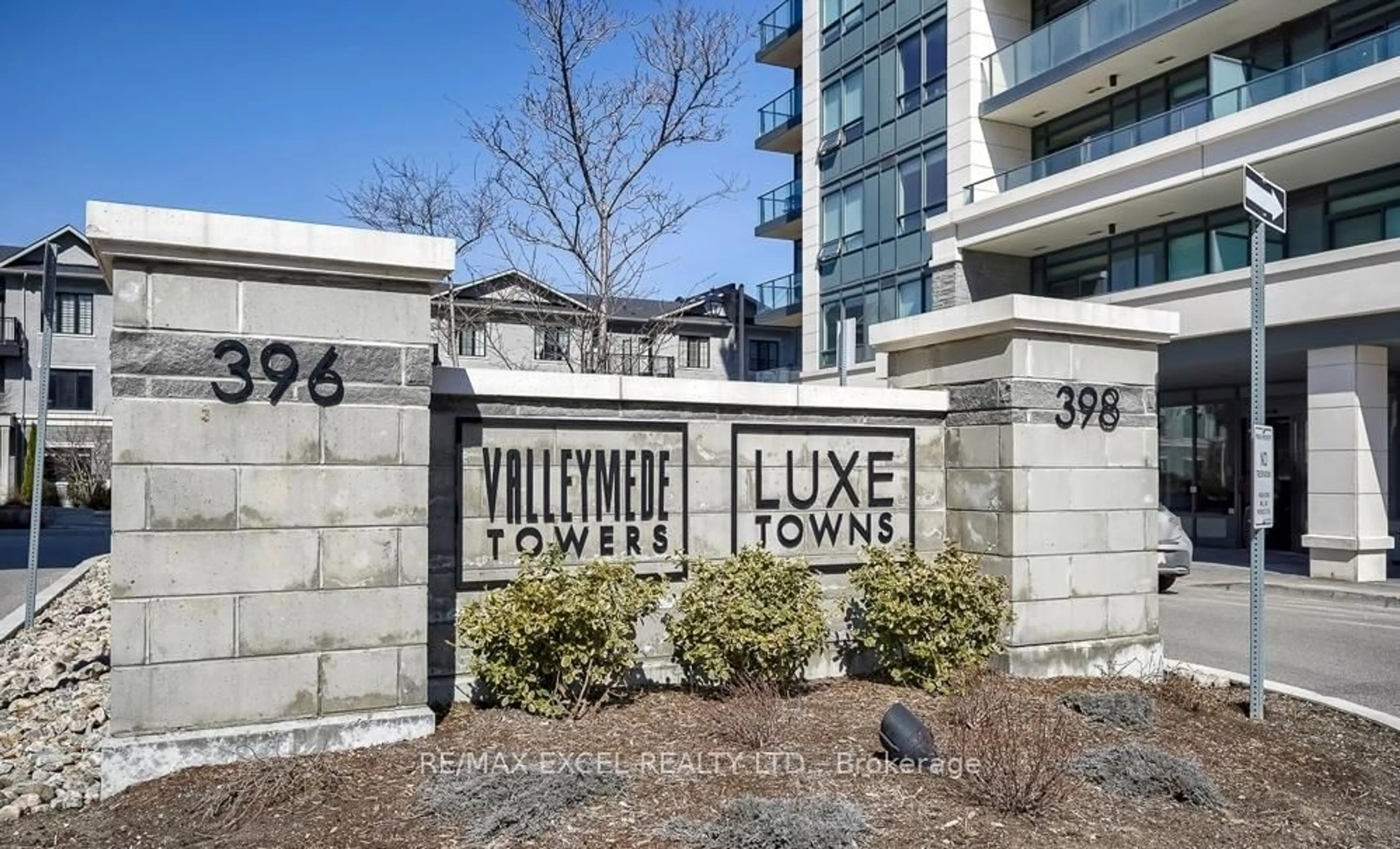 Indoor foyer for 398 Highway 7 Rd #1206, Richmond Hill Ontario L4B 0G6