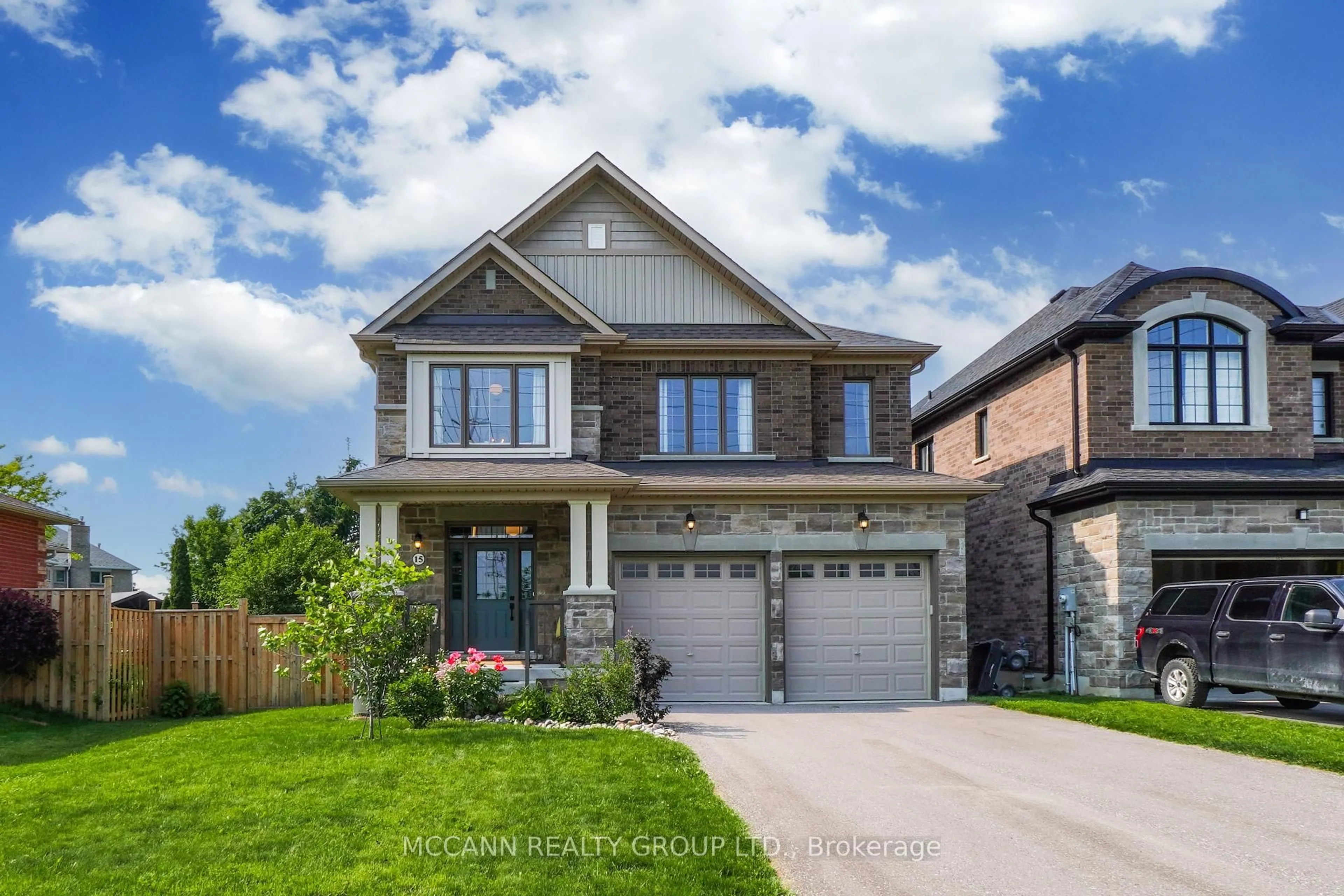 Home with brick exterior material, street for 15 Low Blvd, Uxbridge Ontario L9P 1W7