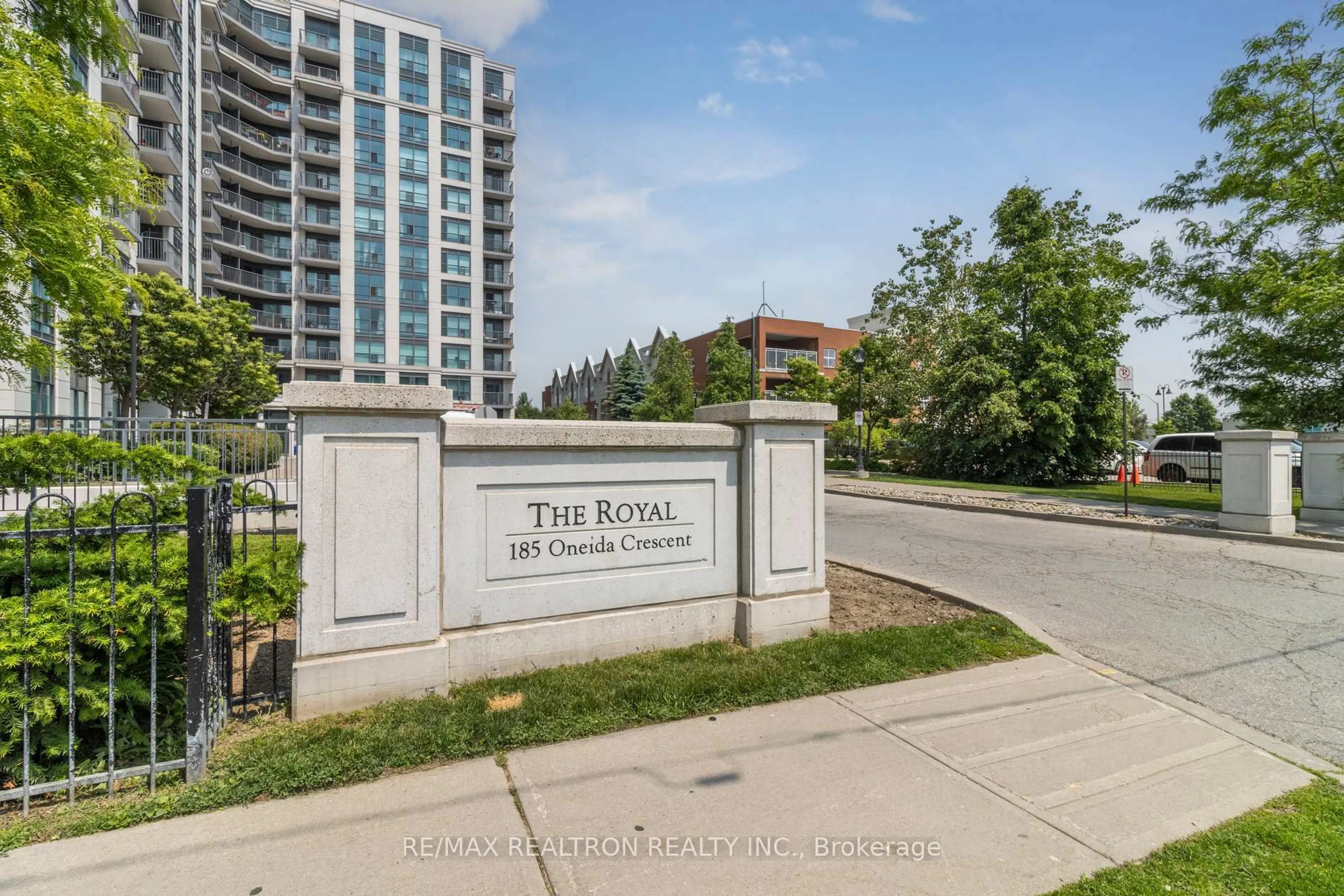 Unknown for 185 Oneida Cres #Ph12, Richmond Hill Ontario L4B 0B1