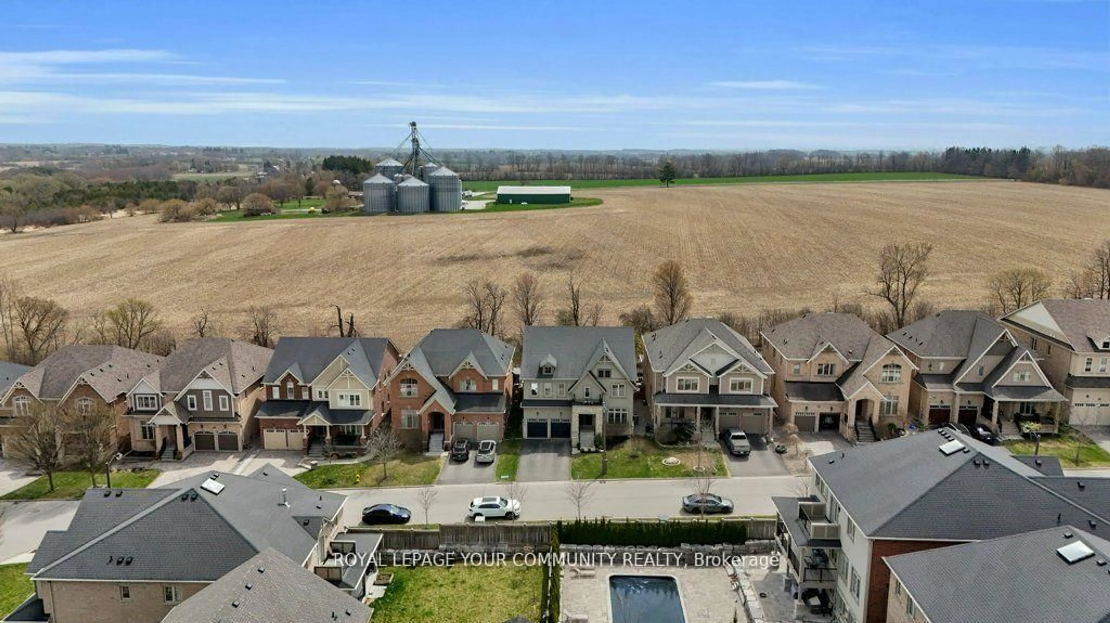 A pic from outside/outdoor area/front of a property/back of a property/a pic from drone, unknown for 178 Gar Lehman Ave, Whitchurch-Stouffville Ontario L4A 0H8