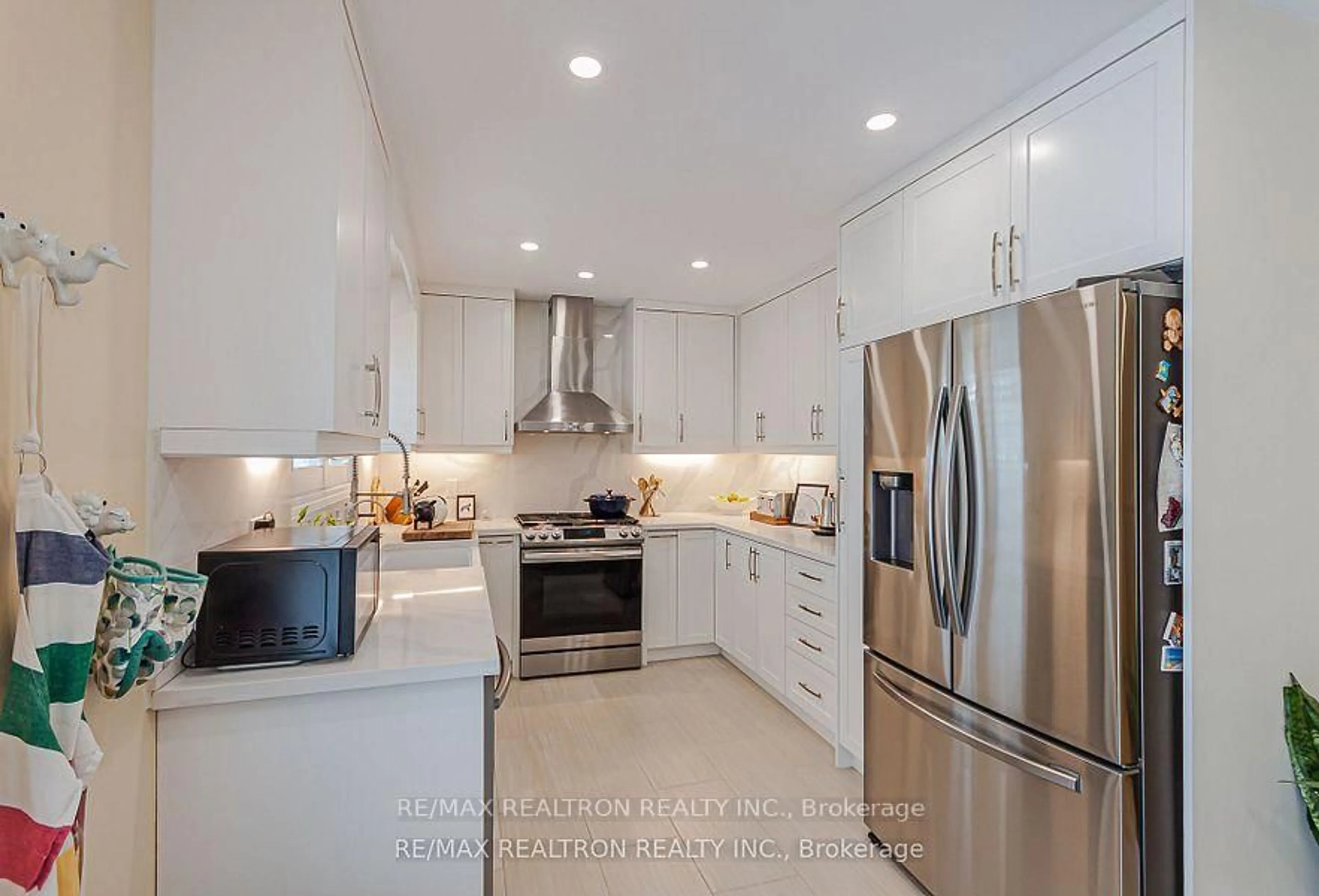 Contemporary kitchen, ceramic/tile floor for 12 Lynn Cres, Brock Ontario L0E 1E0