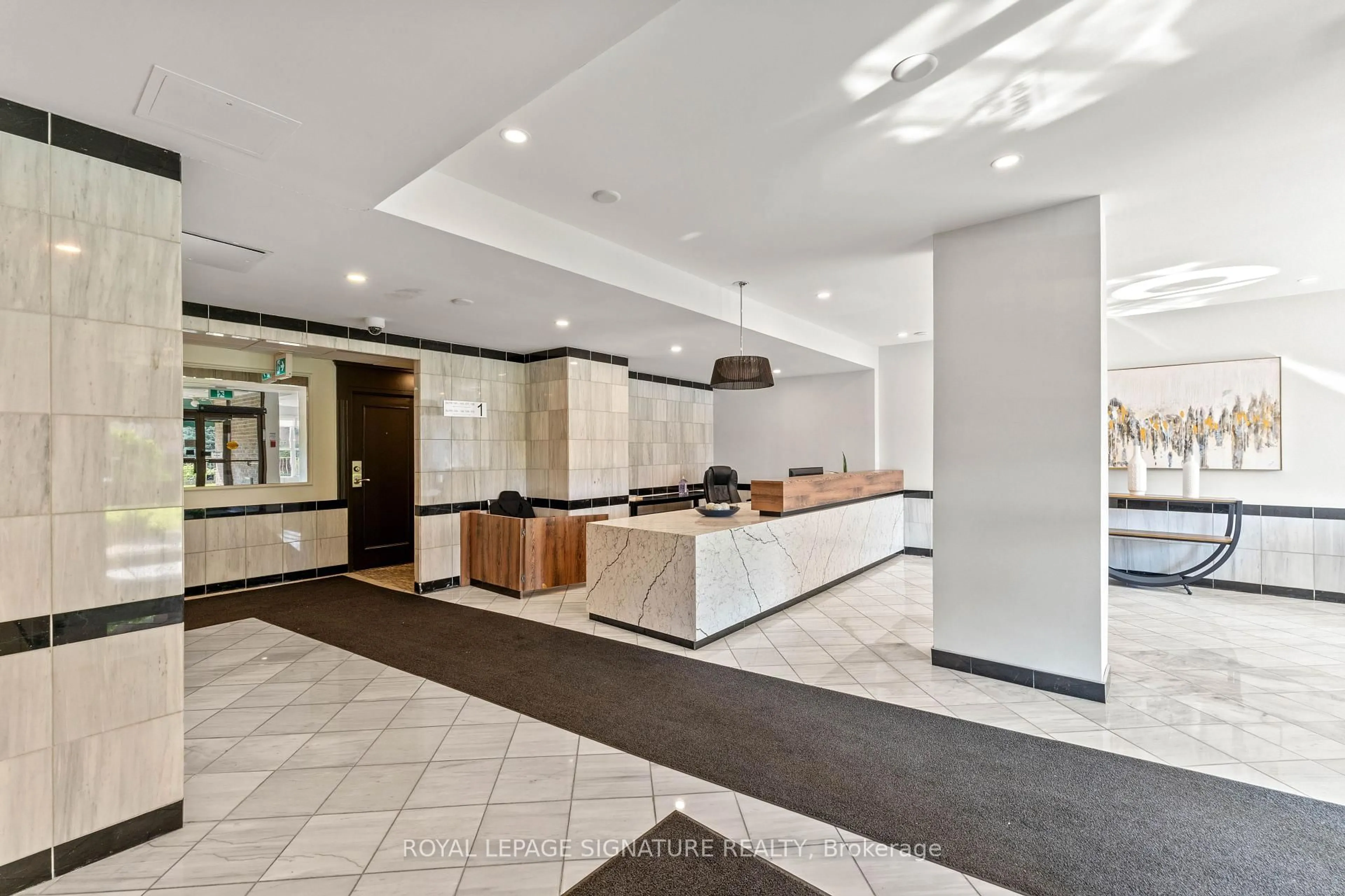 Lobby for 250 Davis Dr #1007, Newmarket Ontario L3Y 7T7