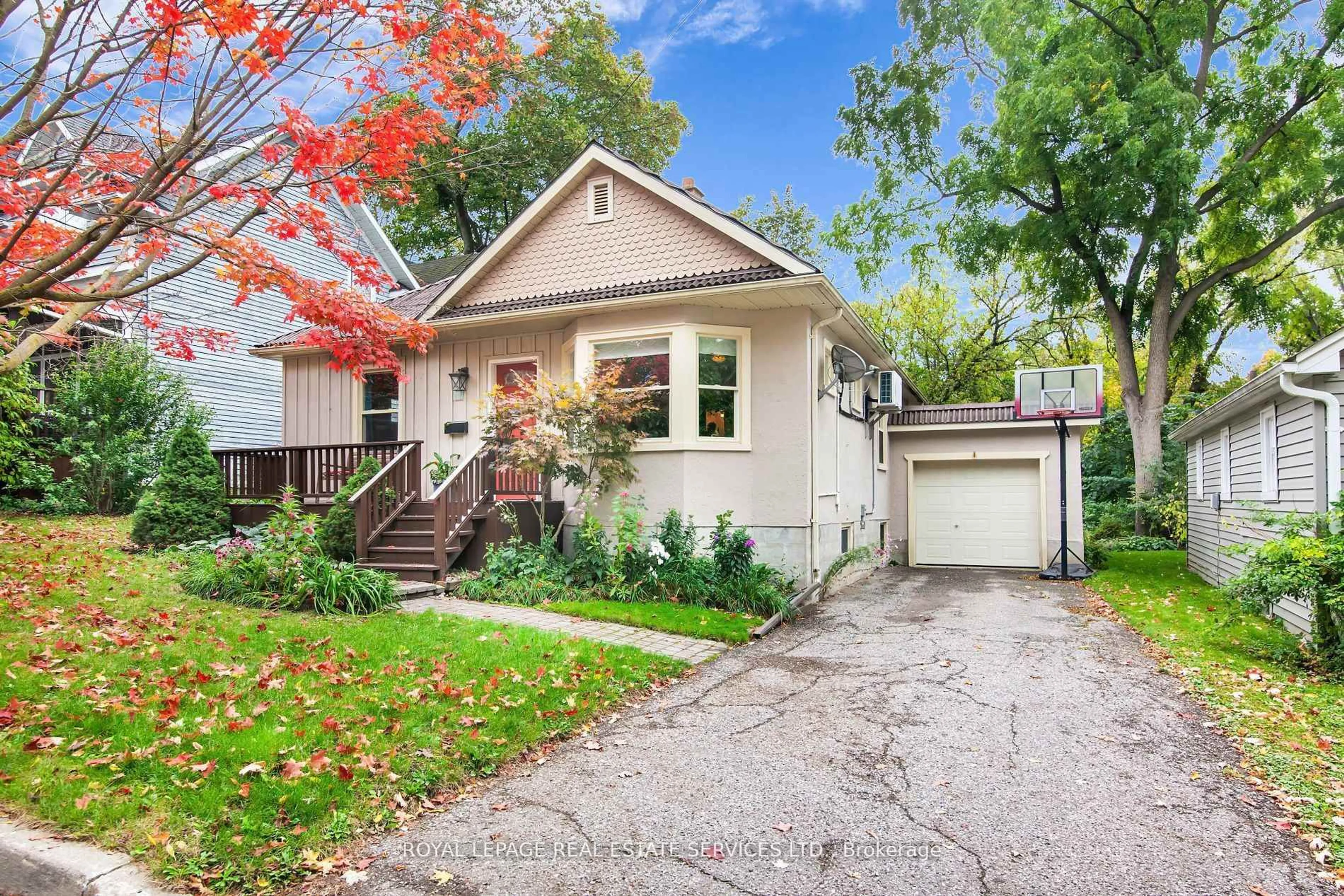 Unknown for 29 Connaught Ave, Aurora Ontario L4G 1C5