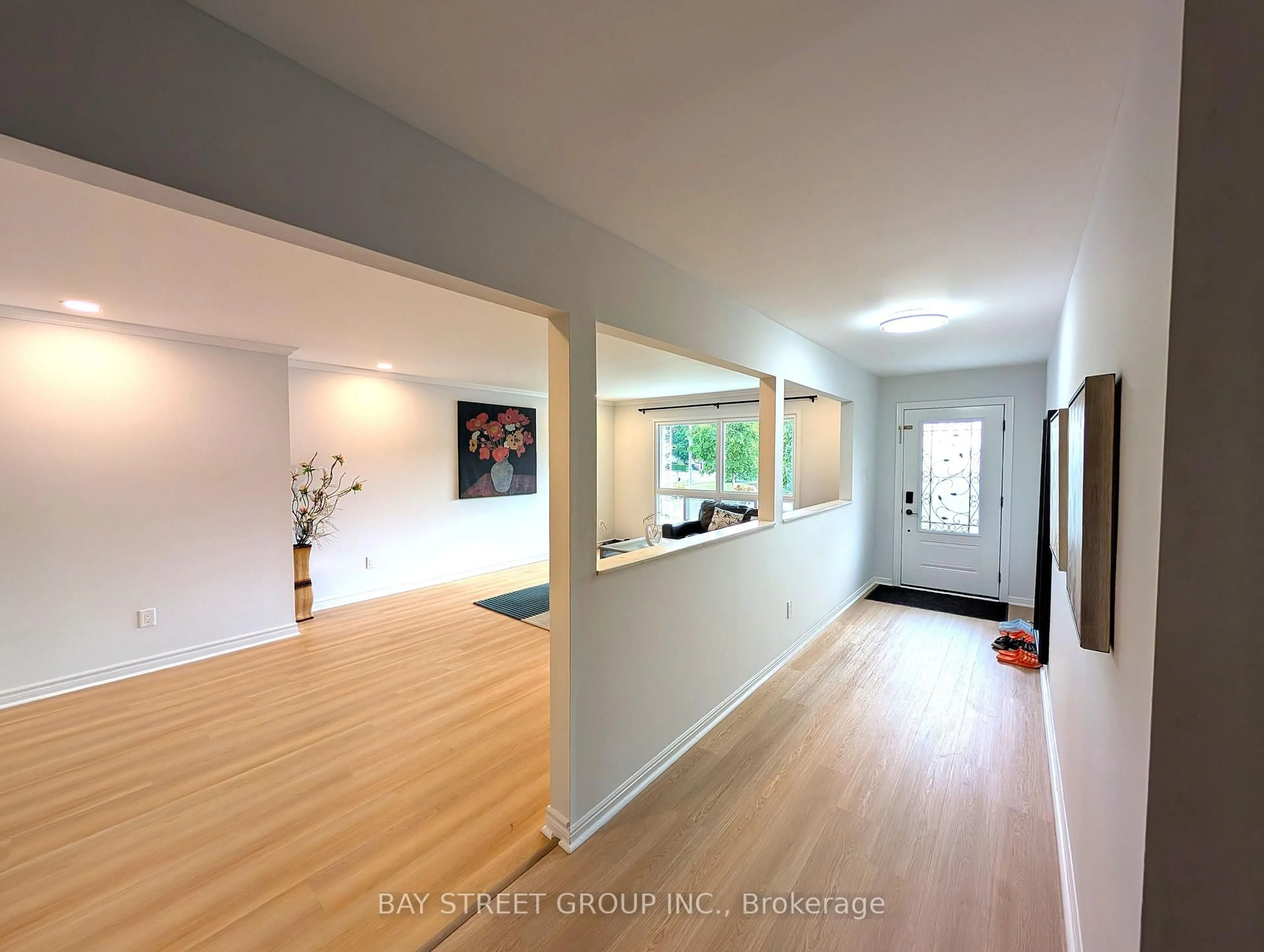 Indoor foyer for 3 Ascot Cres, Markham Ontario L3R 3P5