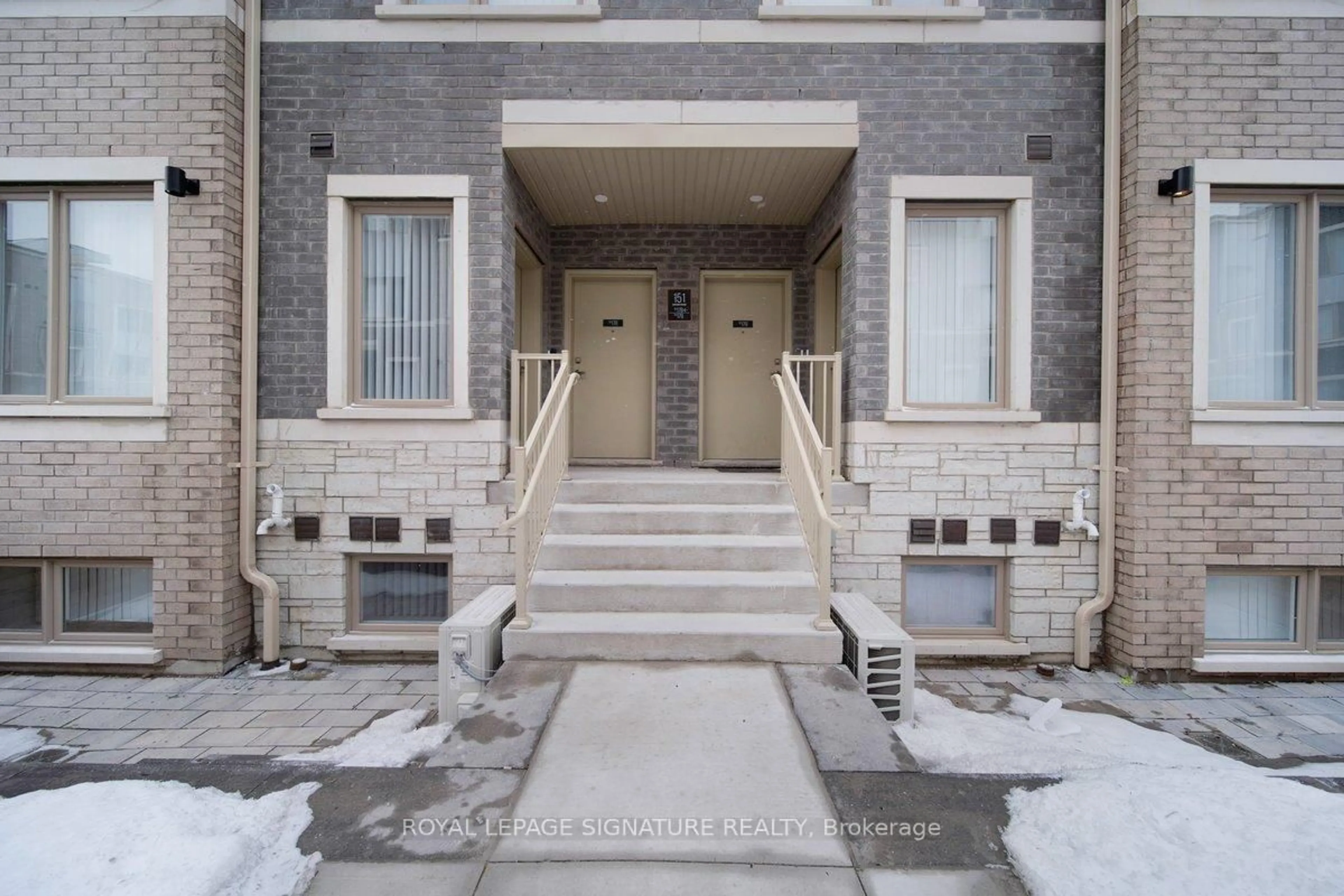 Indoor entryway for 151 Honeycrisp Cres #TH177, Vaughan Ontario L4K 0N6