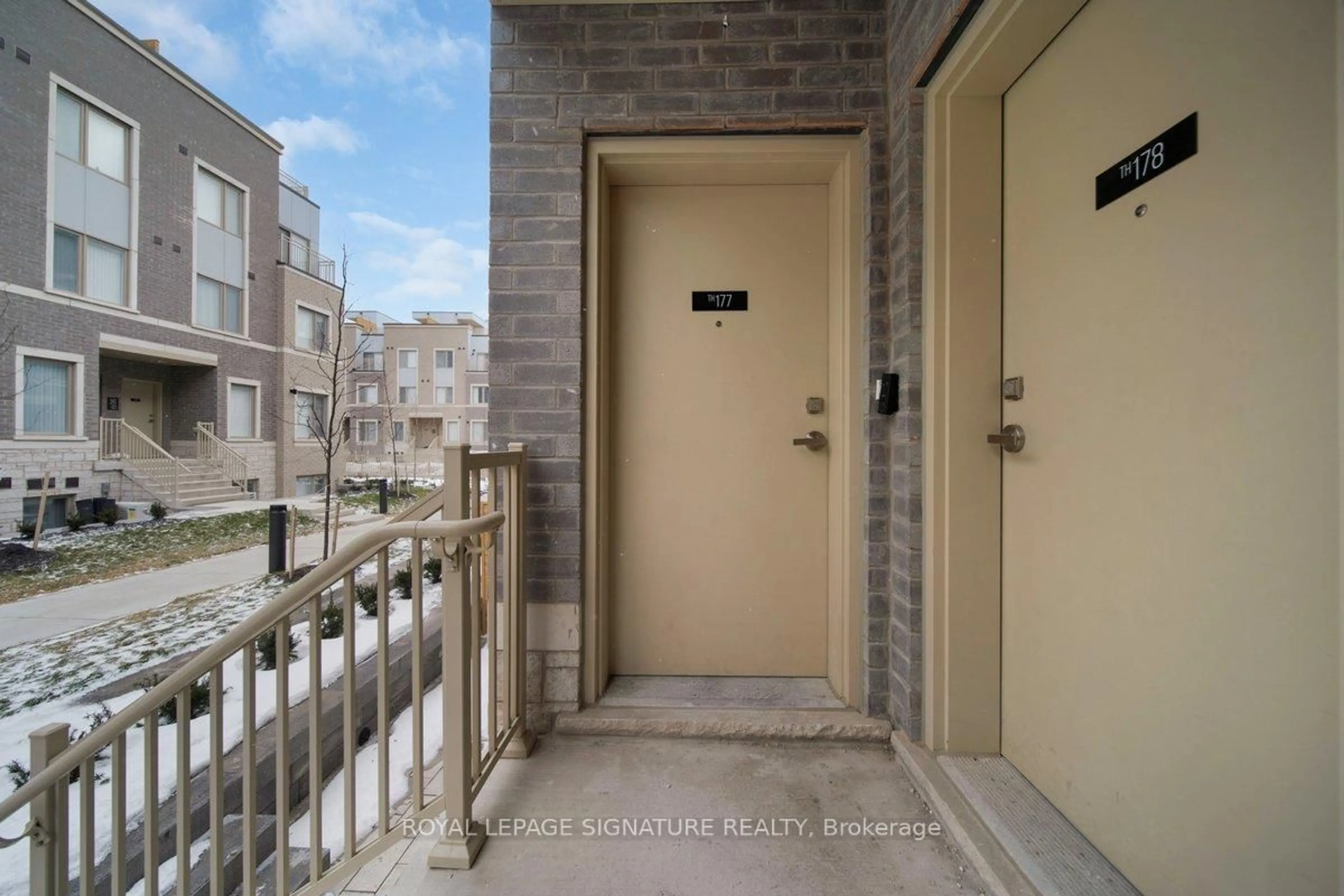 Balcony in the apartment, street for 151 Honeycrisp Cres #TH177, Vaughan Ontario L4K 0N6