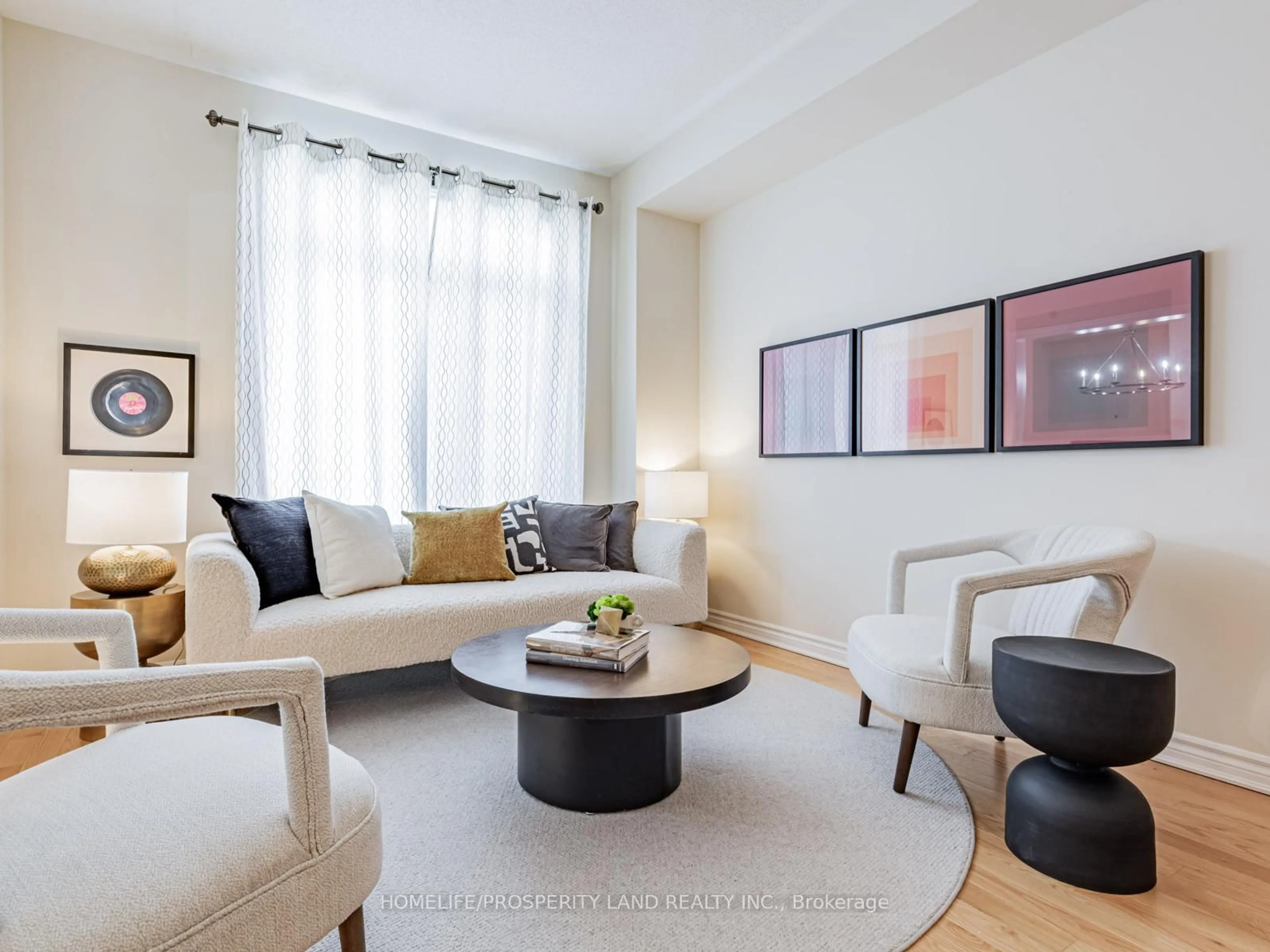 Living room with furniture, unknown for 15 Walter Proctor Rd, East Gwillimbury Ontario L9N 0P1