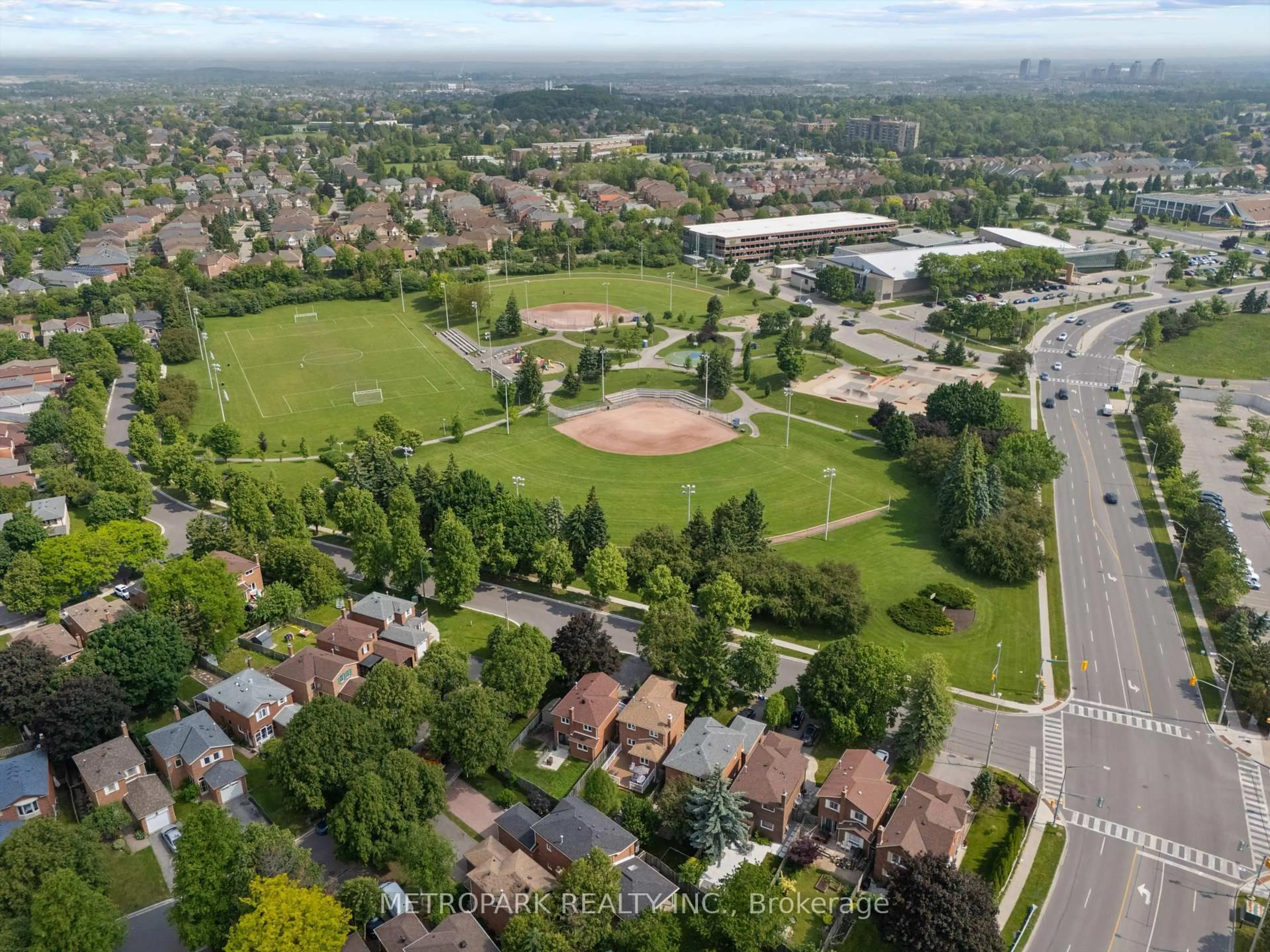 A pic from outside/outdoor area/front of a property/back of a property/a pic from drone, mountain view for 7 Miley Dr, Markham Ontario L3R 4V1