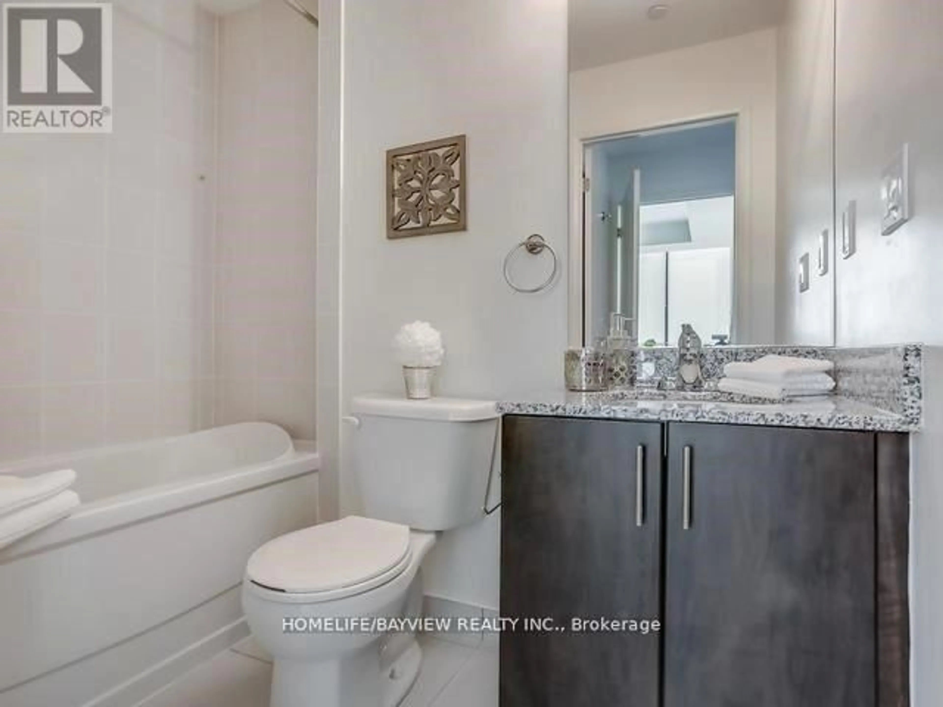 Standard bathroom, unknown for 2900 highway 7 #2701, Vaughan Ontario L4K 1W8