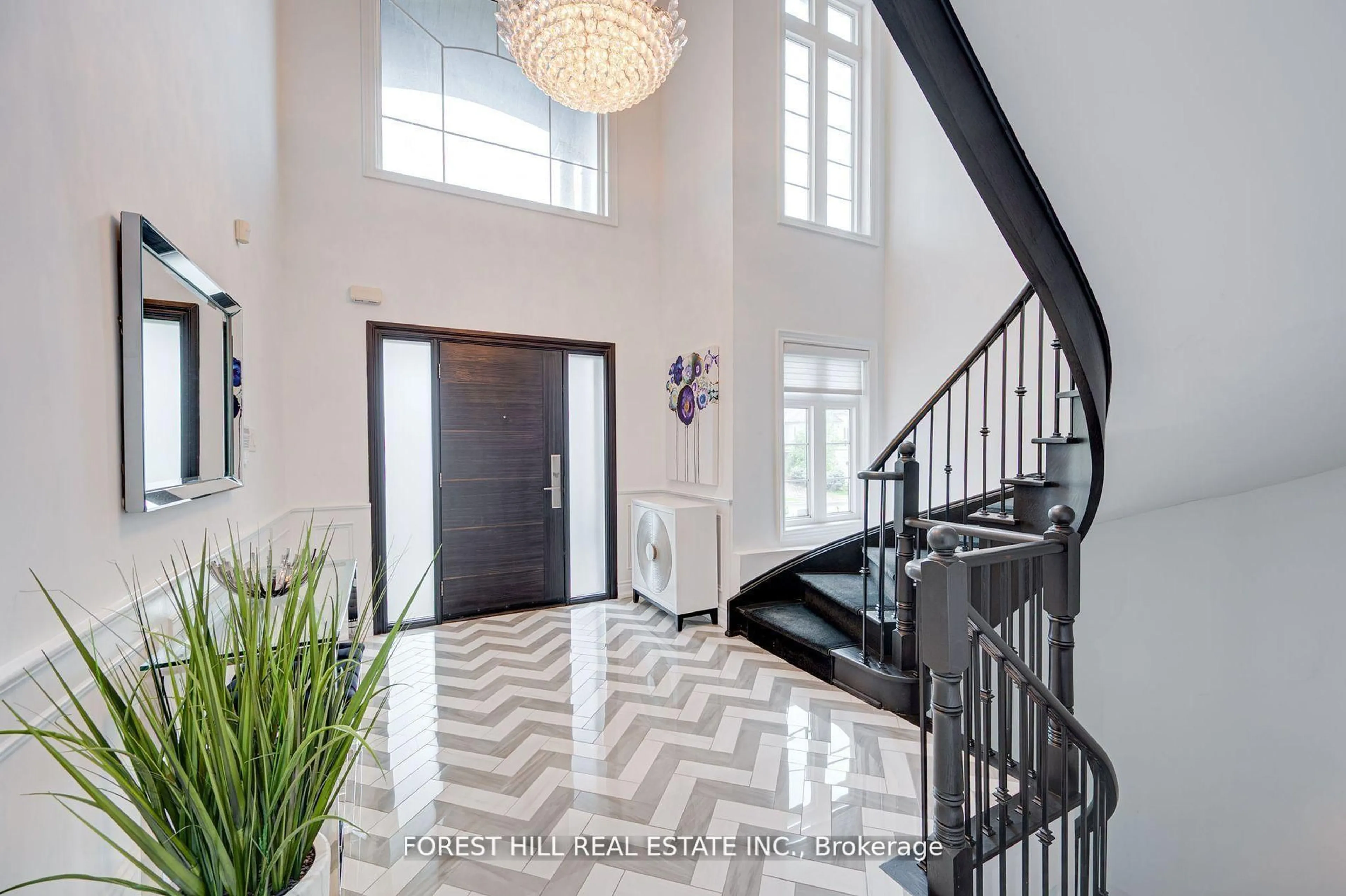 Indoor foyer for 139 Ner Israel Dr, Vaughan Ontario L4J 8Z7
