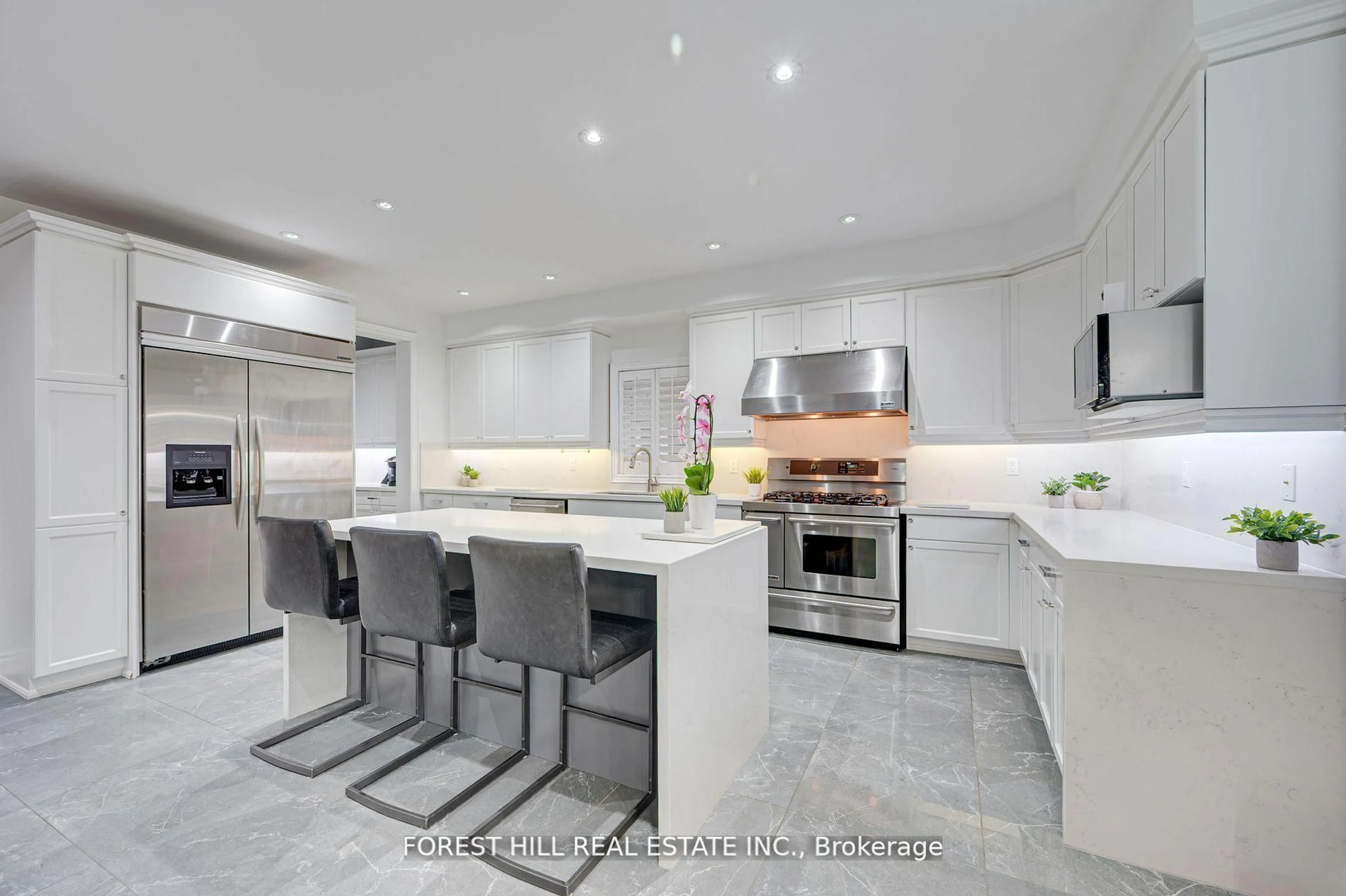 Contemporary kitchen, ceramic/tile floor for 139 Ner Israel Dr, Vaughan Ontario L4J 8Z7