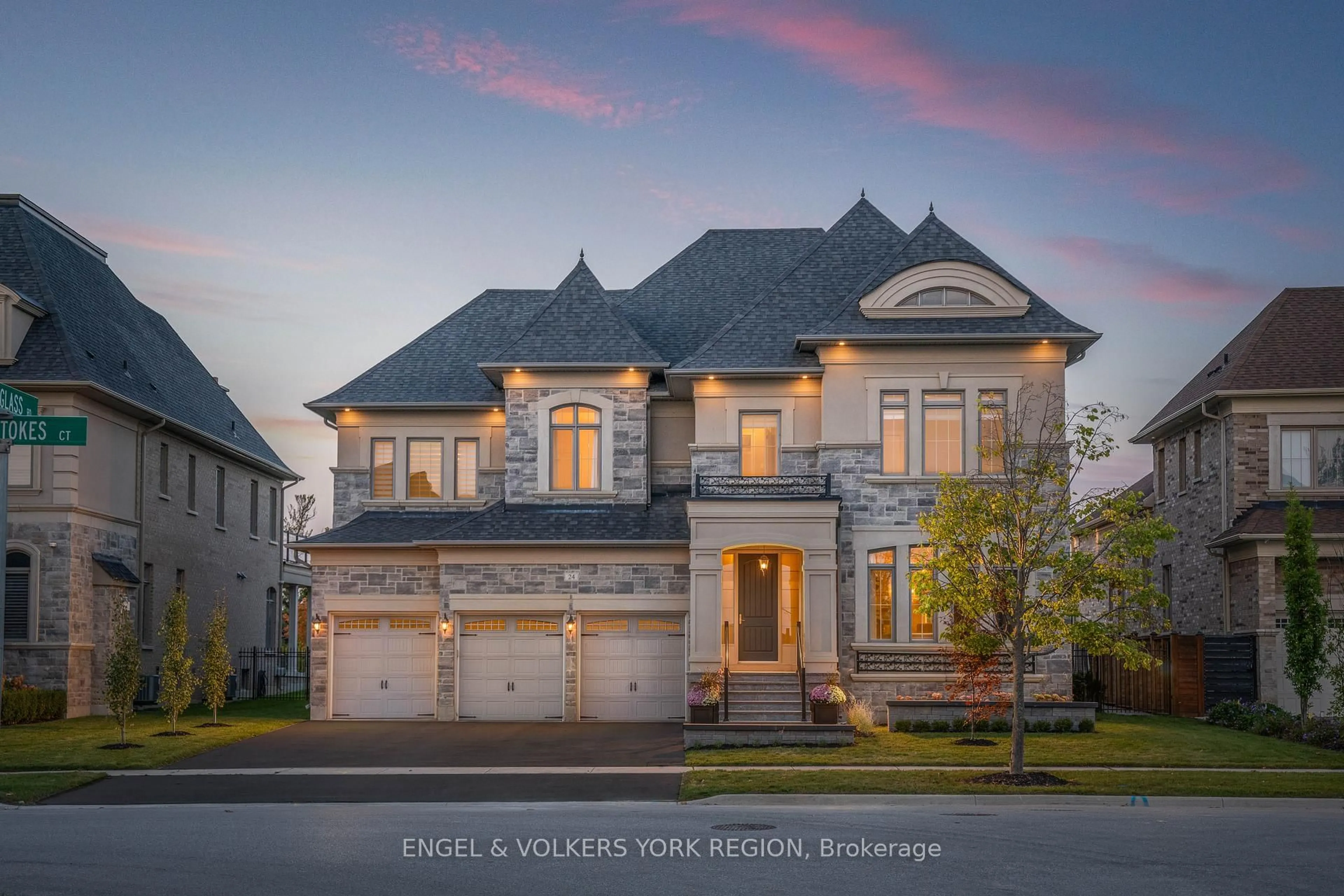 Home with brick exterior material, unknown for 24 James Stokes Crt, King Ontario L7B 1L6