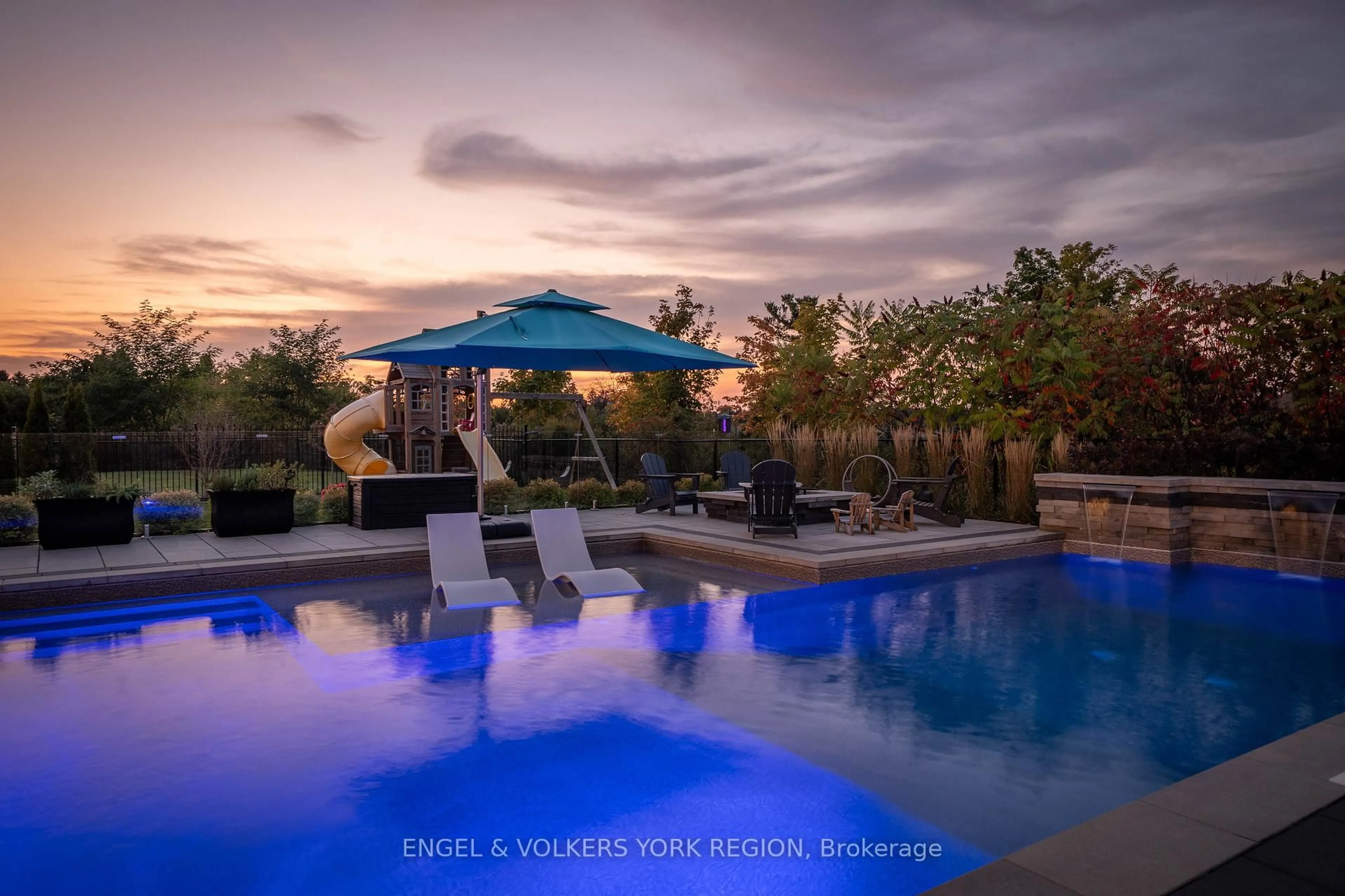Pool for 24 James Stokes Crt, King Ontario L7B 1L6