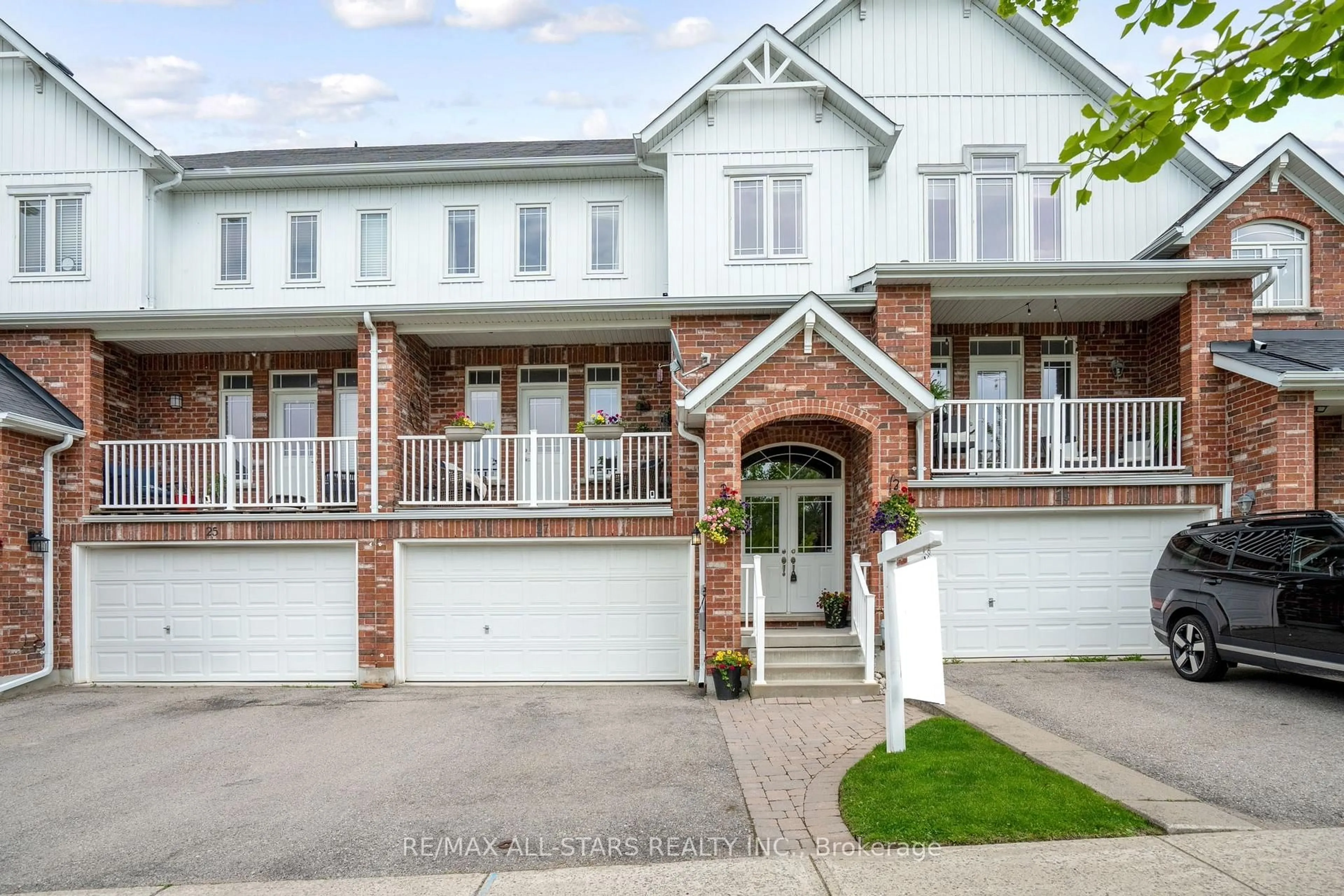 Home with brick exterior material, street for 27 Arthur Case Cres, East Gwillimbury Ontario L0G 1M0