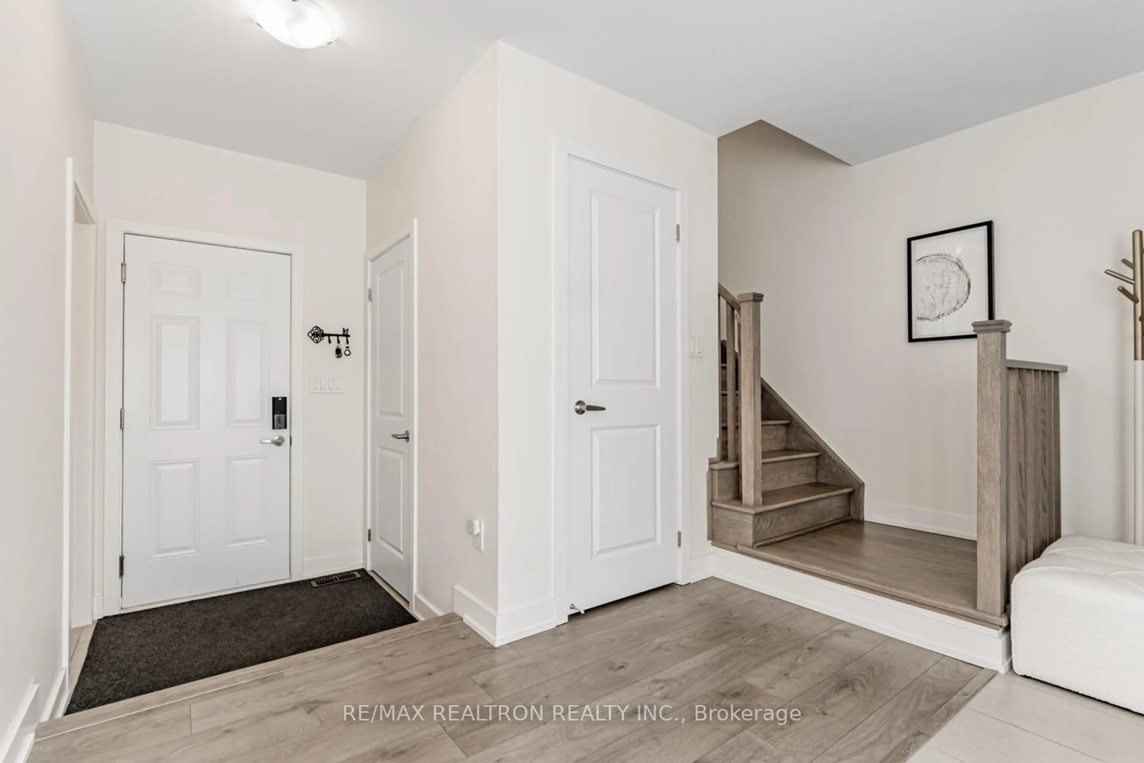 Indoor entryway for 38 Carpaccio Ave, Vaughan Ontario L4H 4R5