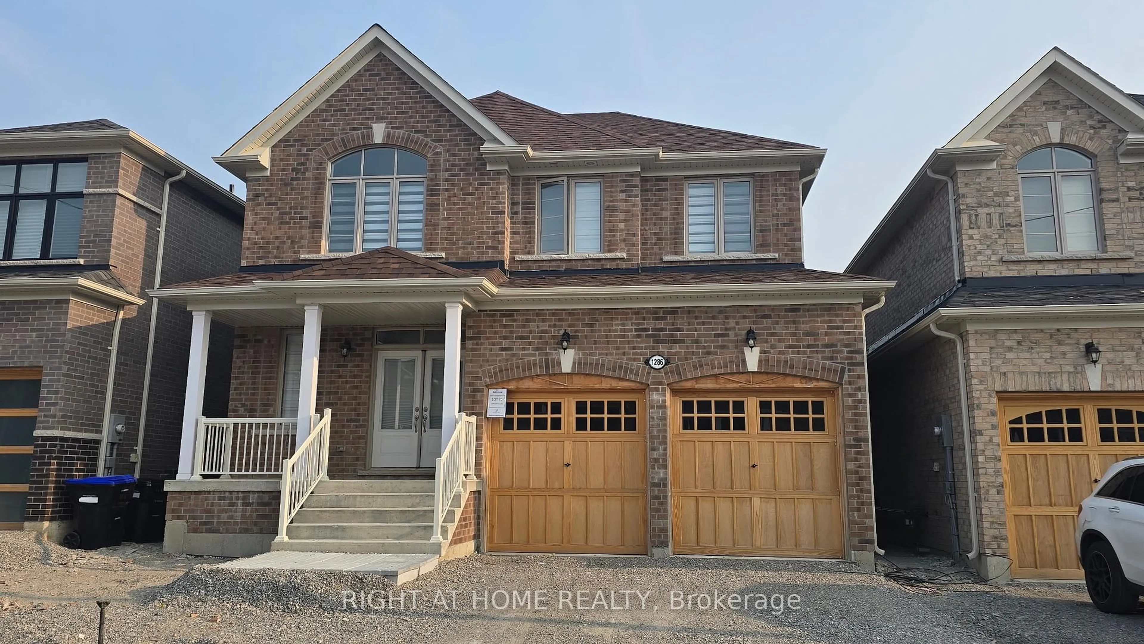 Home with brick exterior material, street for 1286 Davis Loop, Innisfil Ontario L0L 1W0