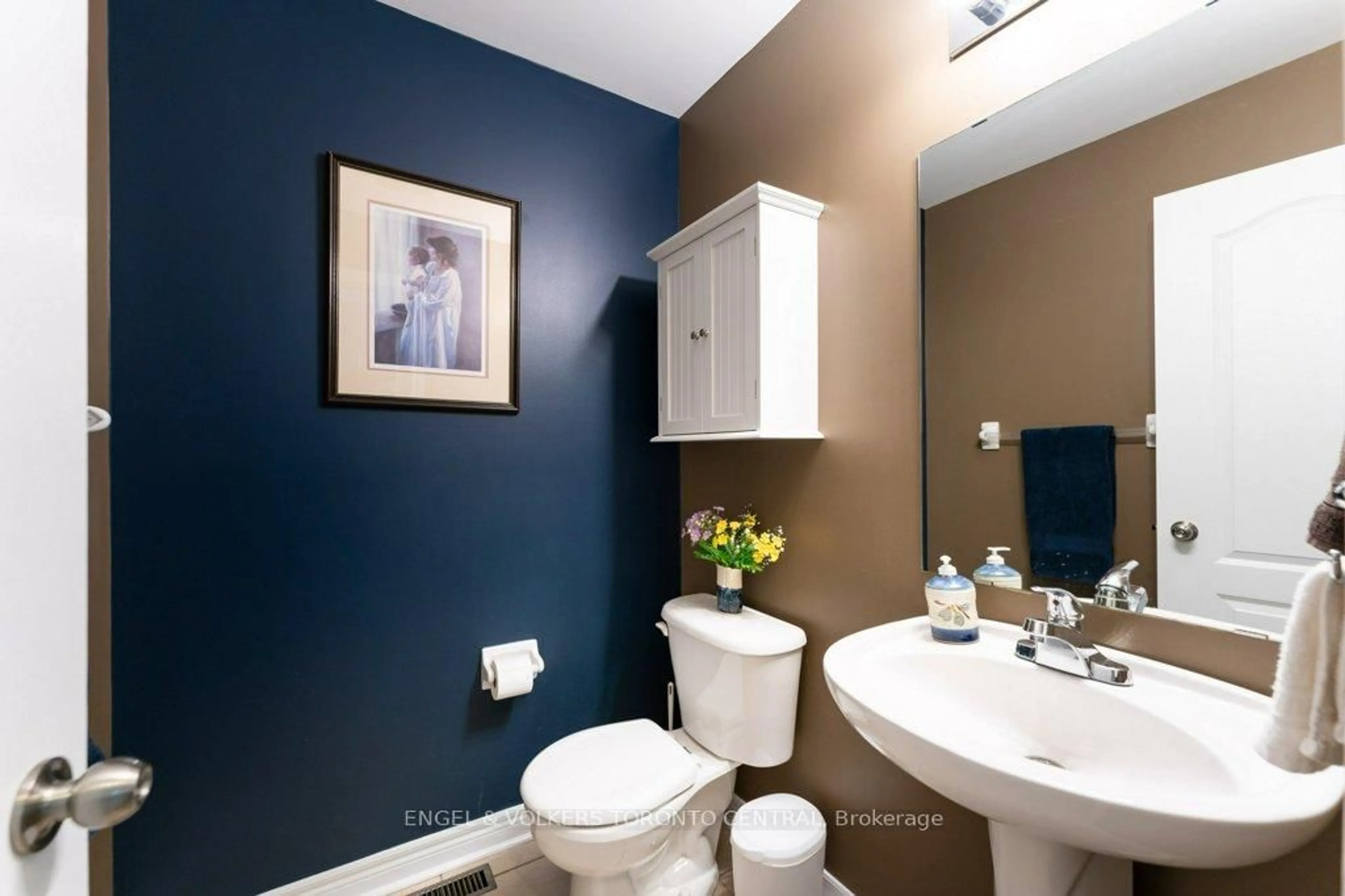 Standard bathroom, ceramic/tile floor for 22 Donald Sim Ave, Markham Ontario L6B 1B6