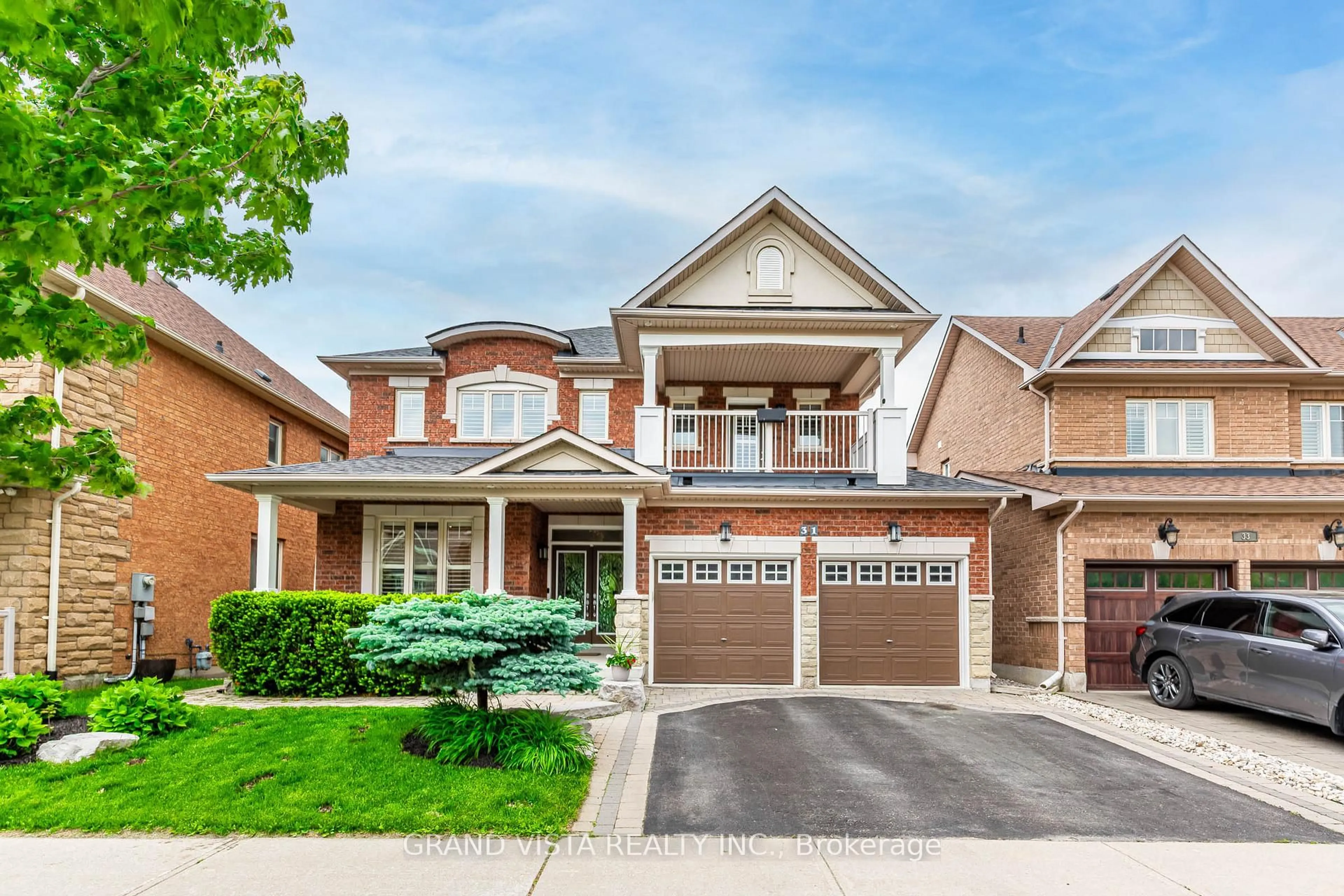 Home with brick exterior material, street for 31 Routledge Dr, Richmond Hill Ontario L4E 0C4