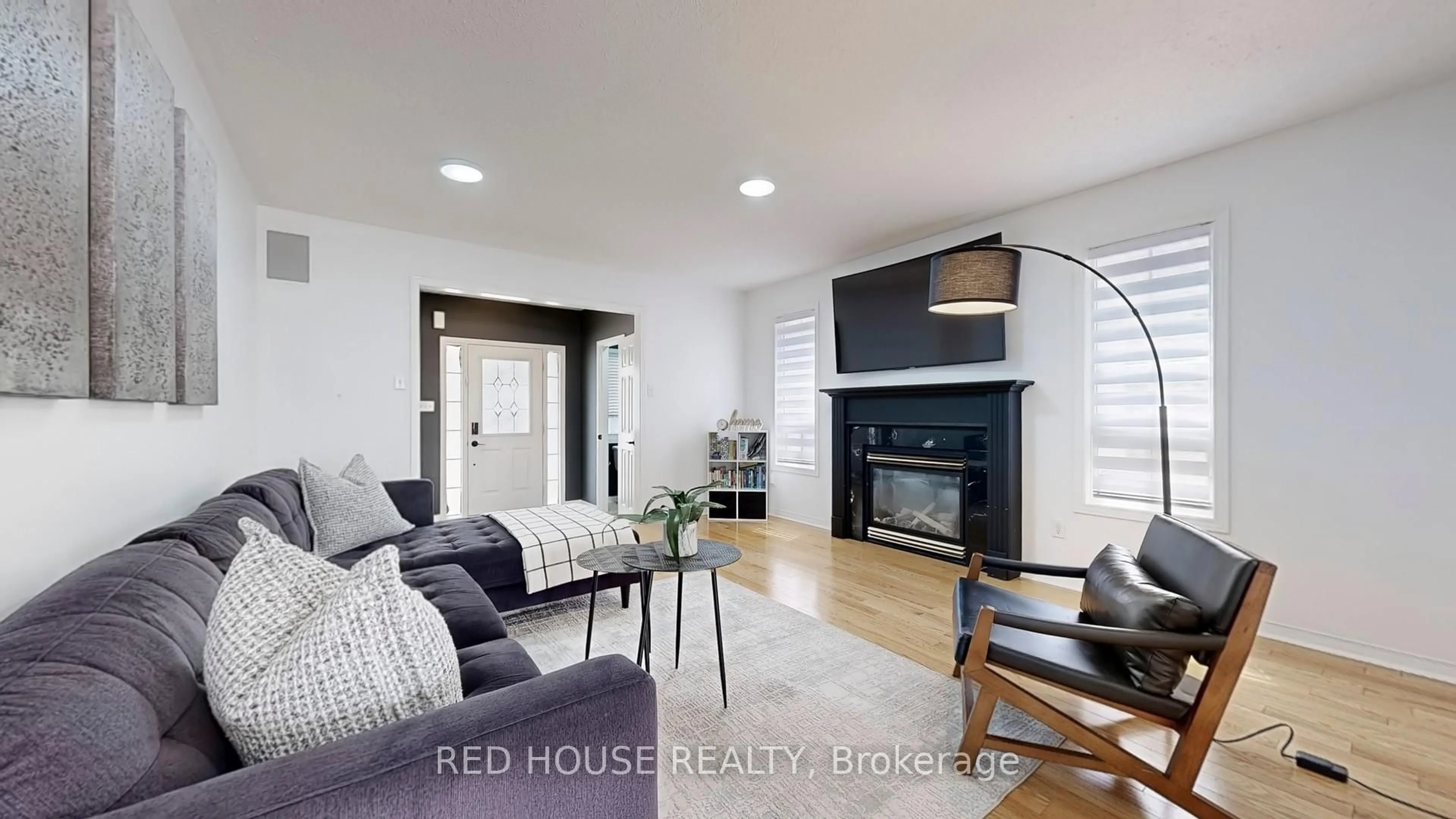 Living room with furniture, unknown for 106 Bologna Rd, Vaughan Ontario L4H 2M7