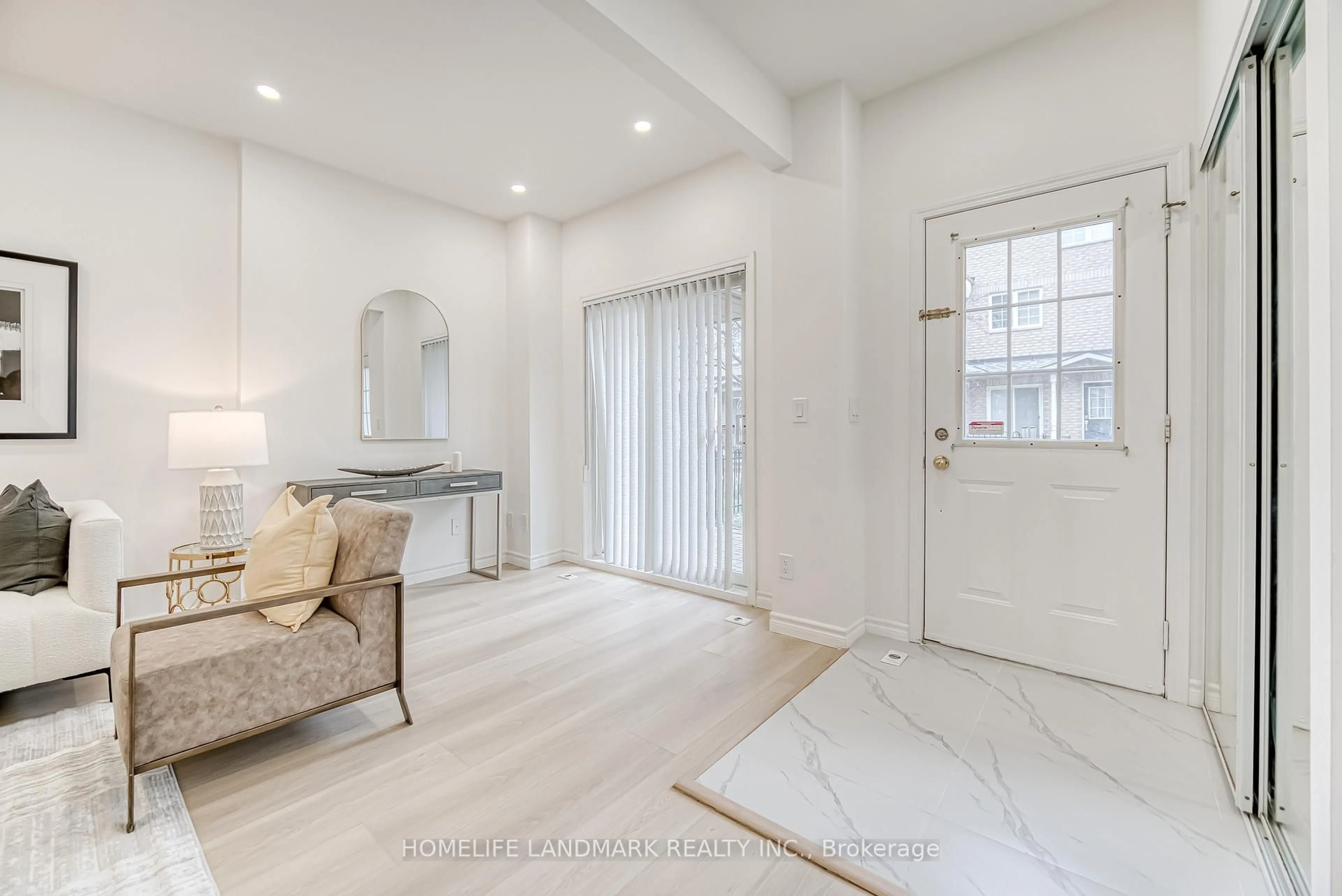 Indoor entryway for 12 St Moritz Way #15, Markham Ontario L3R 4E8