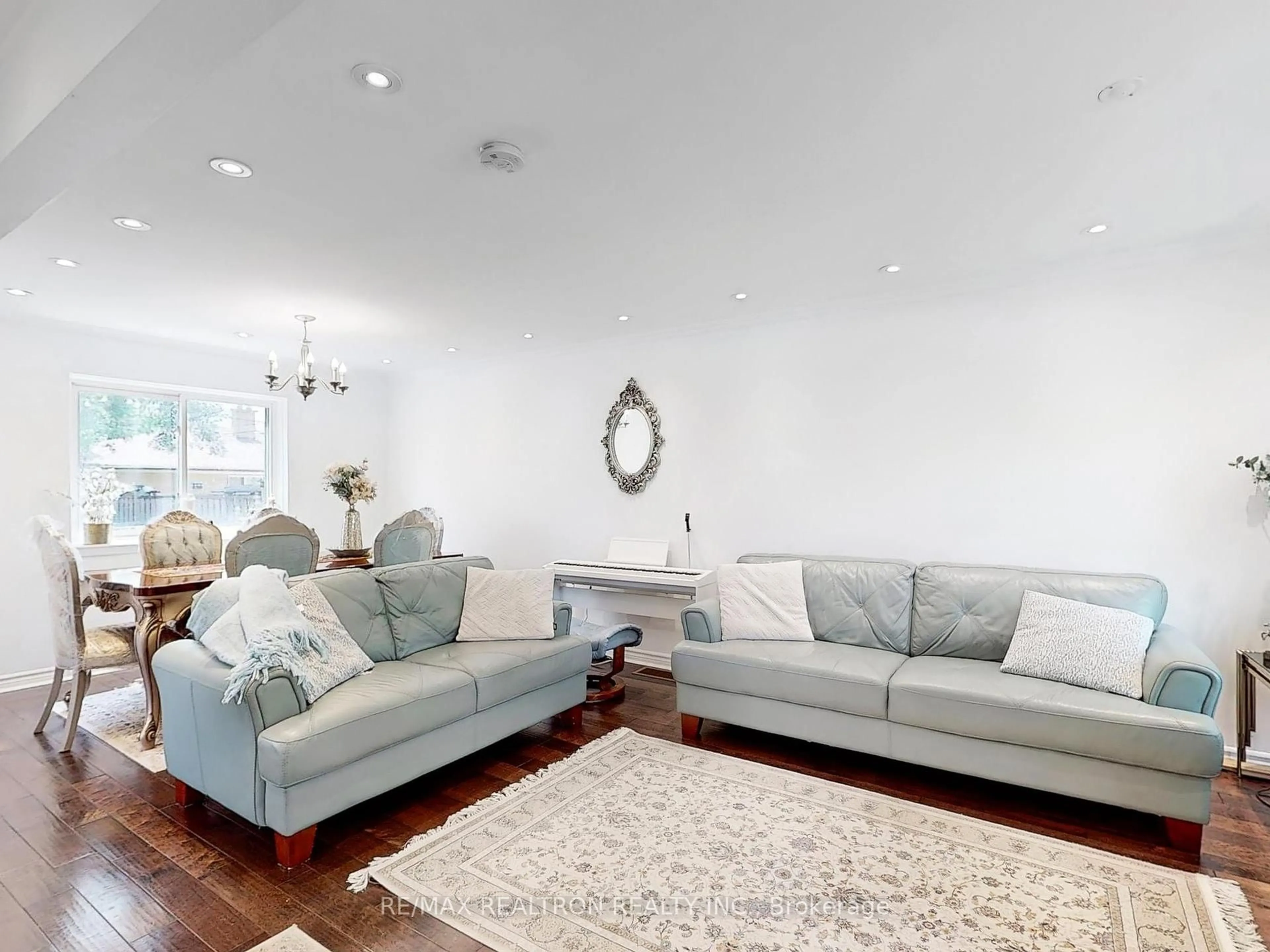 Living room with furniture, unknown for 242 Beechy Dr, Richmond Hill Ontario L4C 2X7