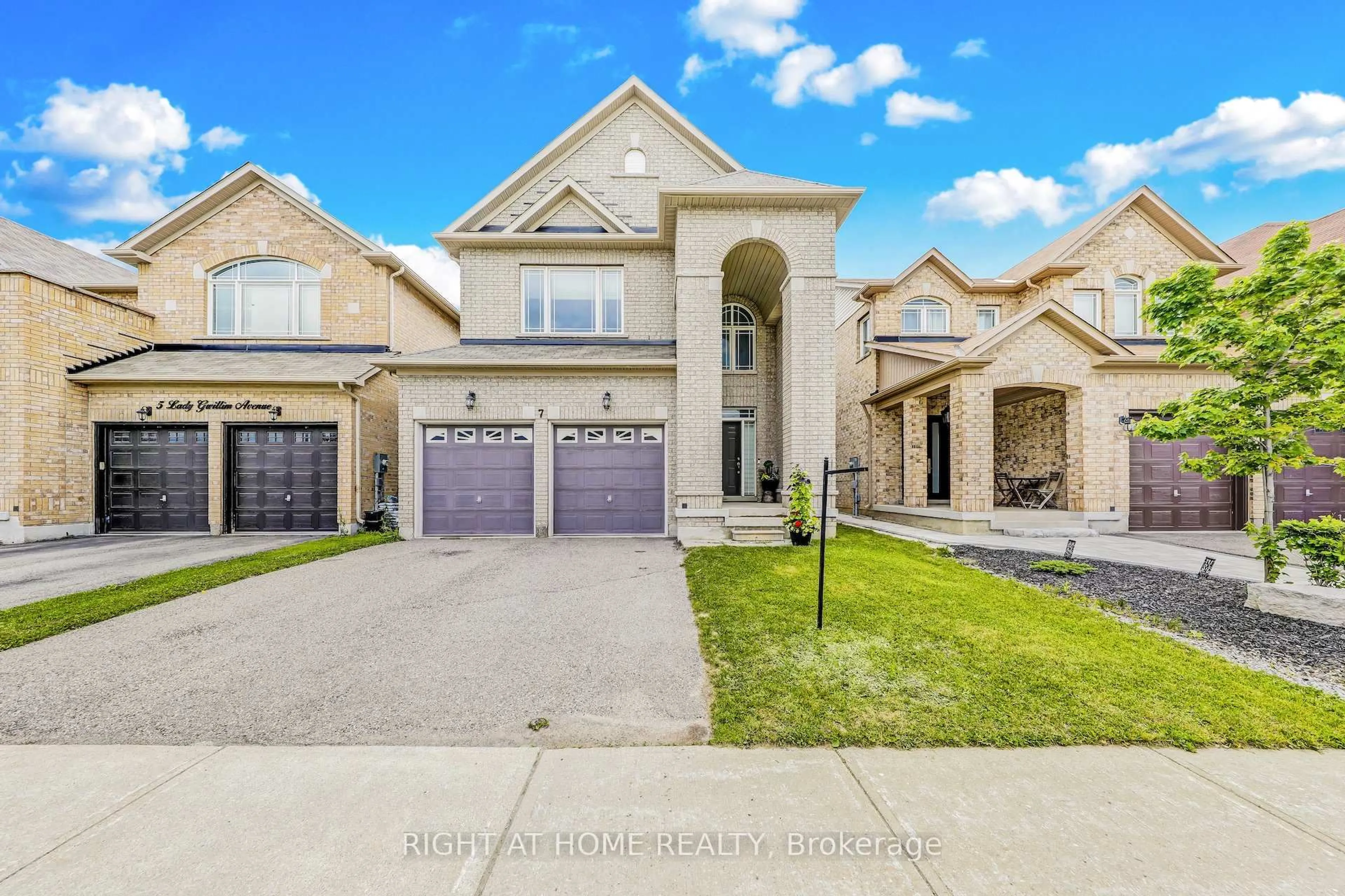Home with brick exterior material, street for 7 Lady Gwillim Ave, East Gwillimbury Ontario L9N 0B3