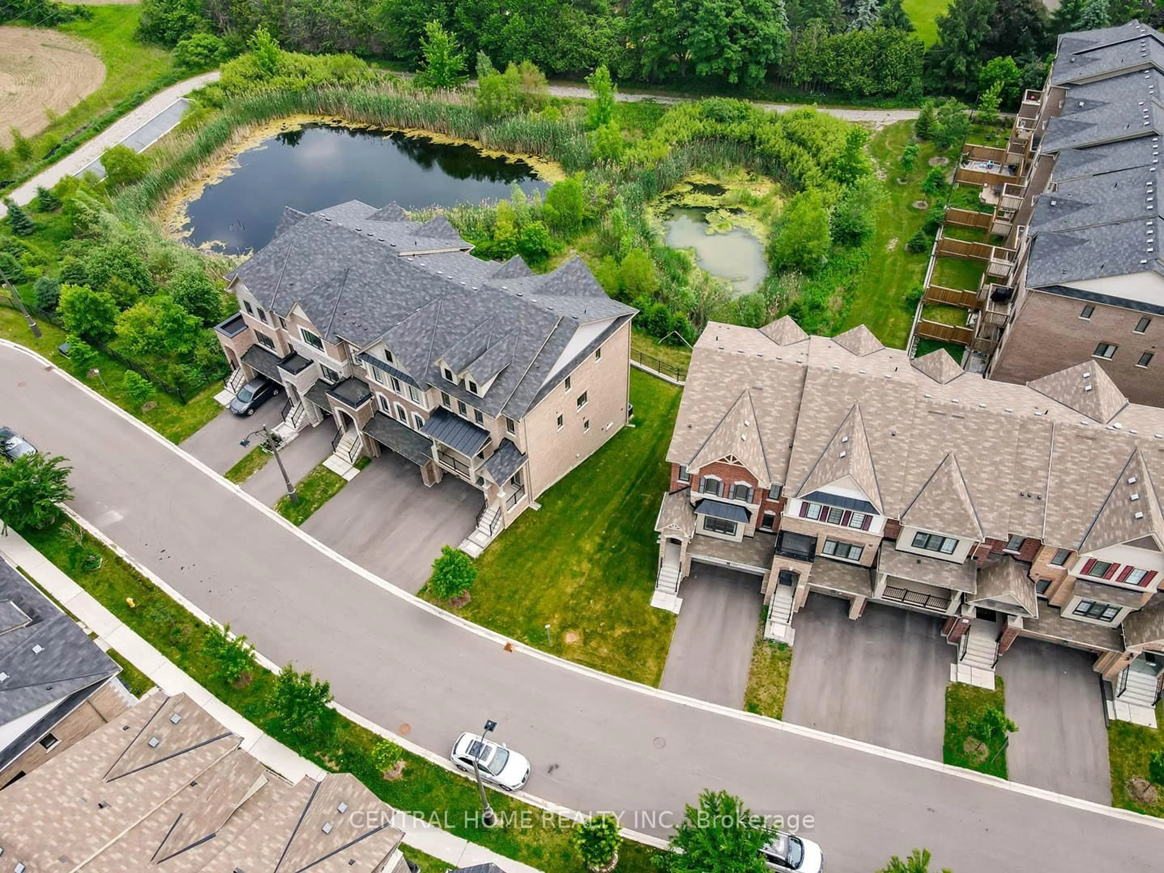 A pic from outside/outdoor area/front of a property/back of a property/a pic from drone, water/lake/river/ocean view for 9 Delft Dr, Markham Ontario L6C 0Z3