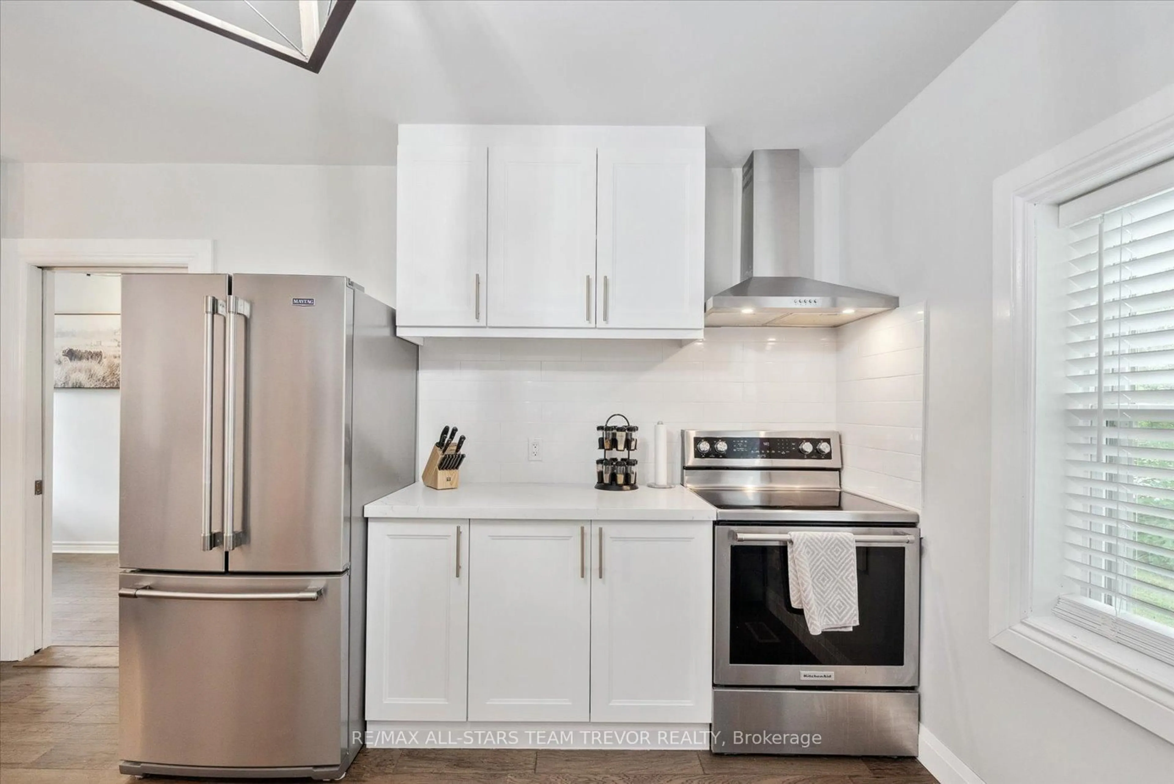 Standard kitchen, ceramic/tile floor for 380A Main St, King Ontario L0G 1T0