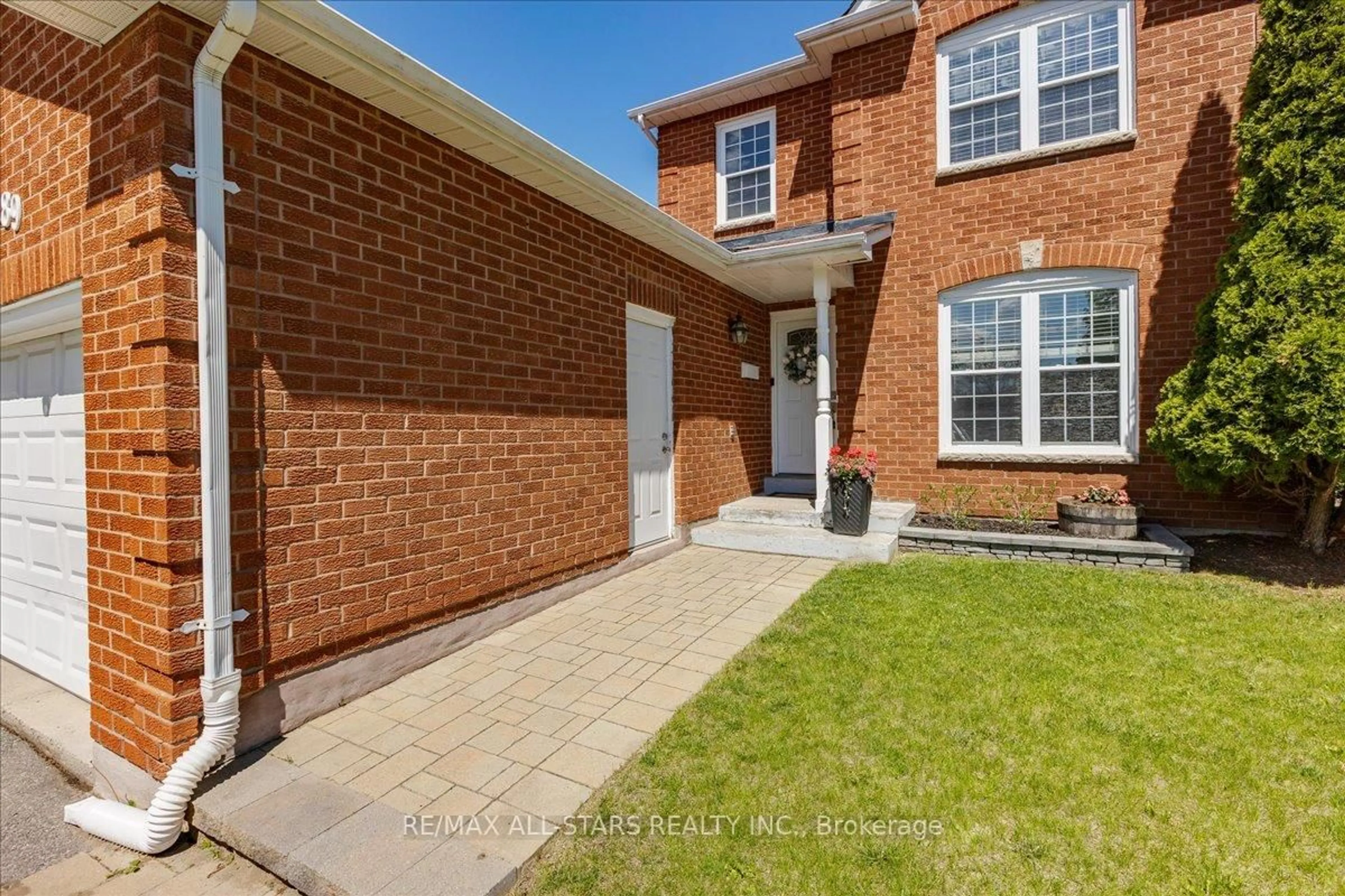 Home with brick exterior material, street for 189 Carrick Ave, Georgina Ontario L4P 3P1