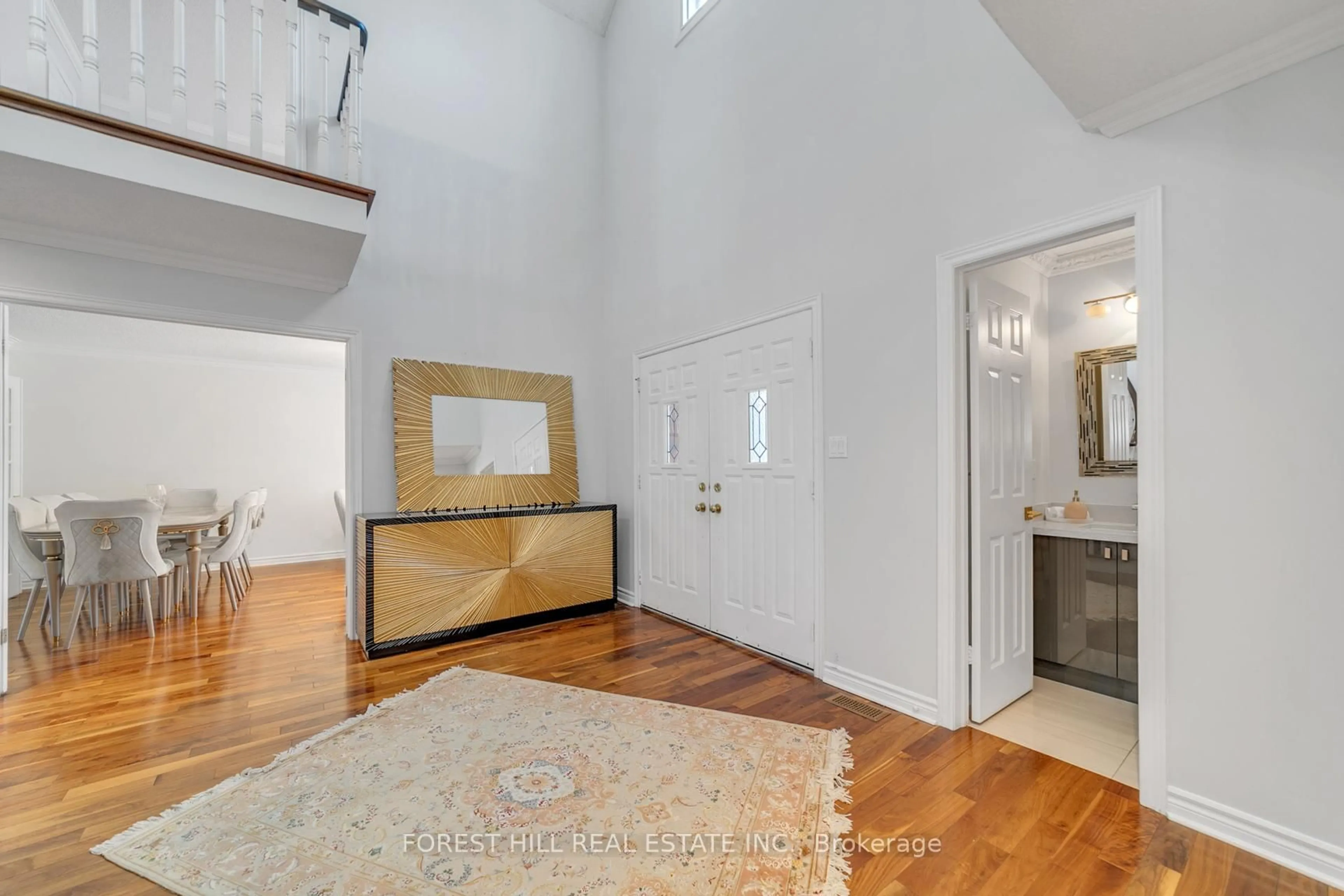 Indoor entryway for 27 Grovepark St, Richmond Hill Ontario L4E 3L5