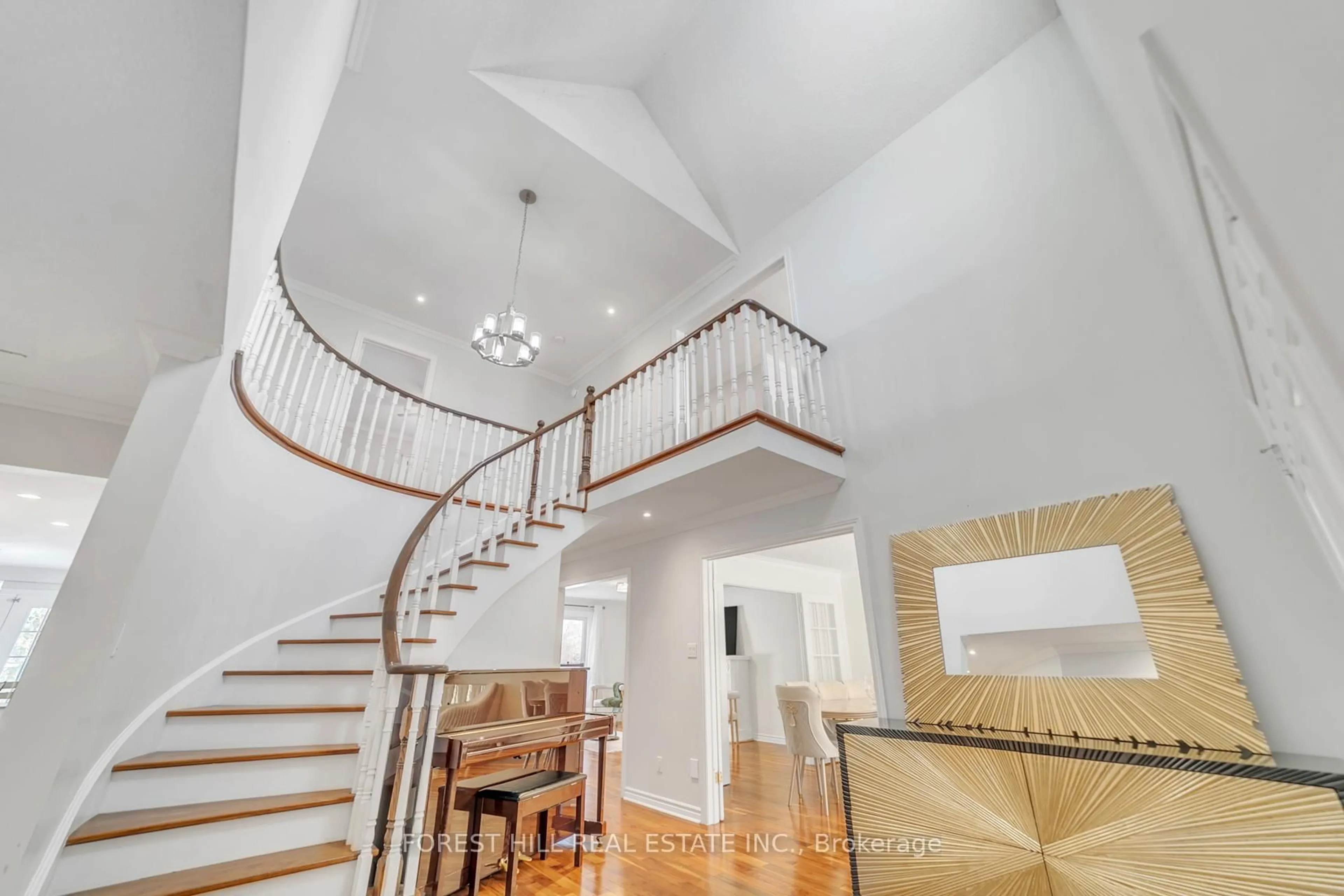 Stairs for 27 Grovepark St, Richmond Hill Ontario L4E 3L5