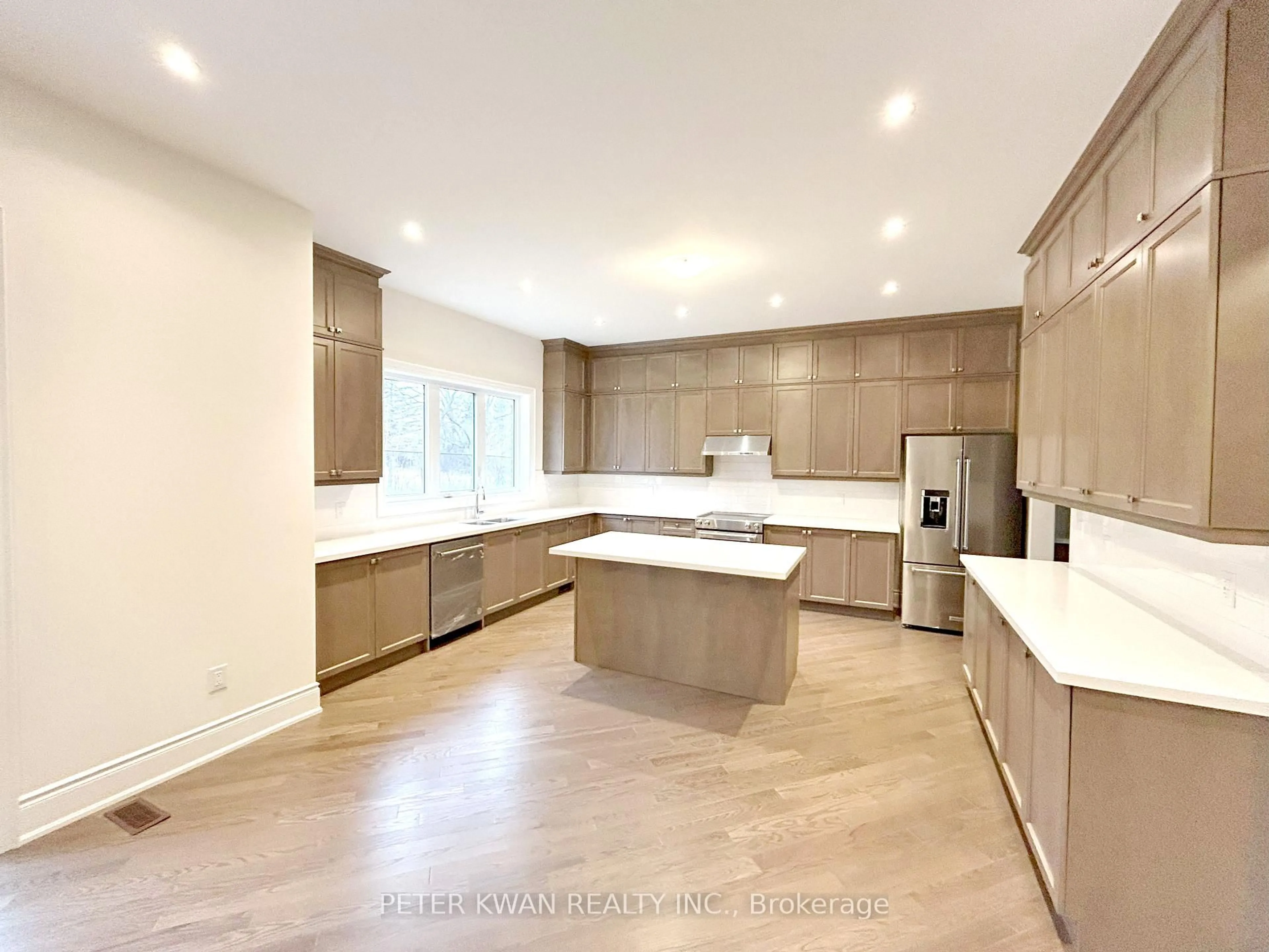 Open concept kitchen, unknown for 78 Silk Twist Dr, East Gwillimbury Ontario L9N 0W4