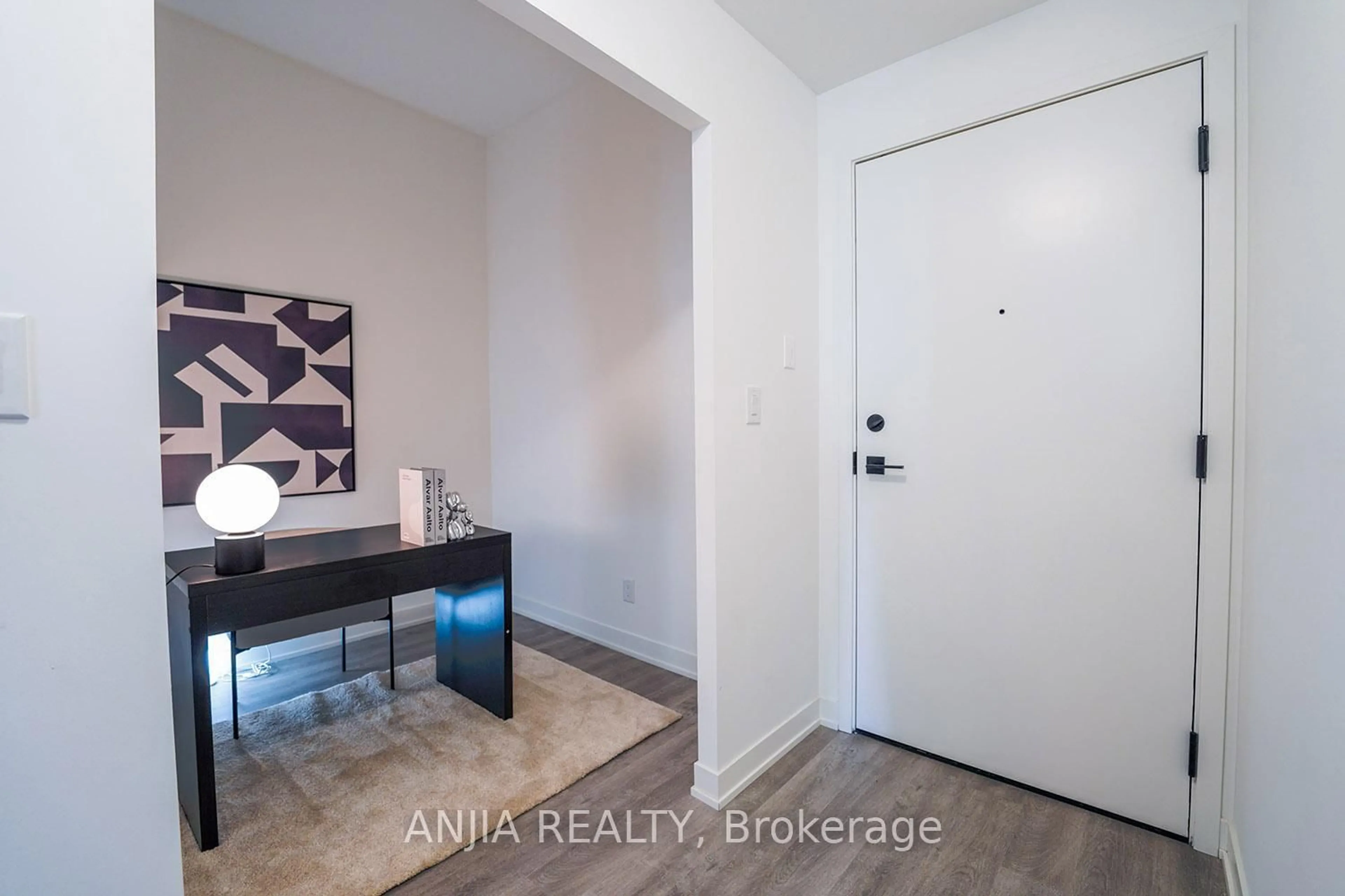 Indoor entryway for 8119 Birchmount Rd #1019, Markham Ontario L6G 0H5