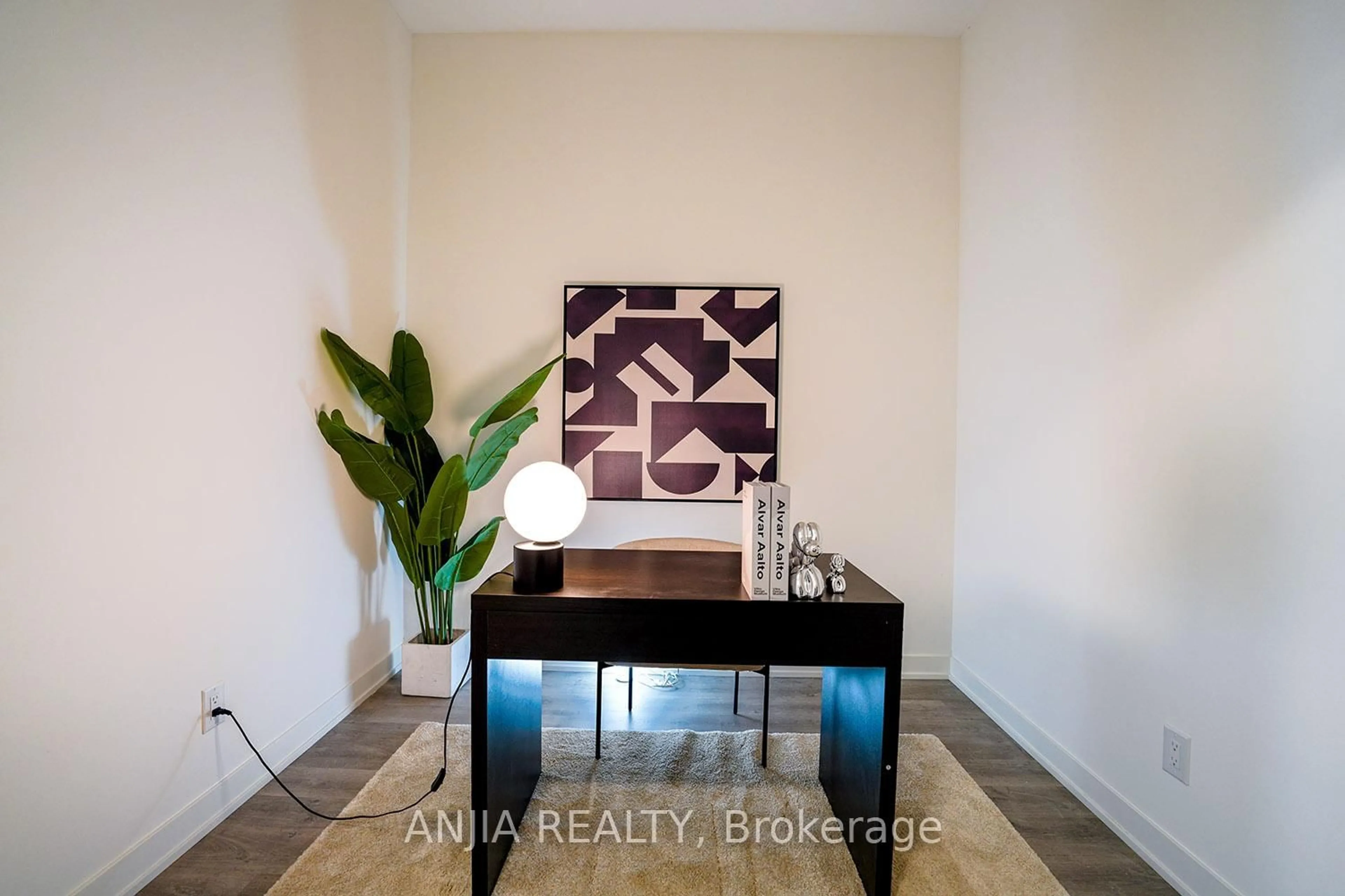 Indoor entryway for 8119 Birchmount Rd #1019, Markham Ontario L6G 0H5