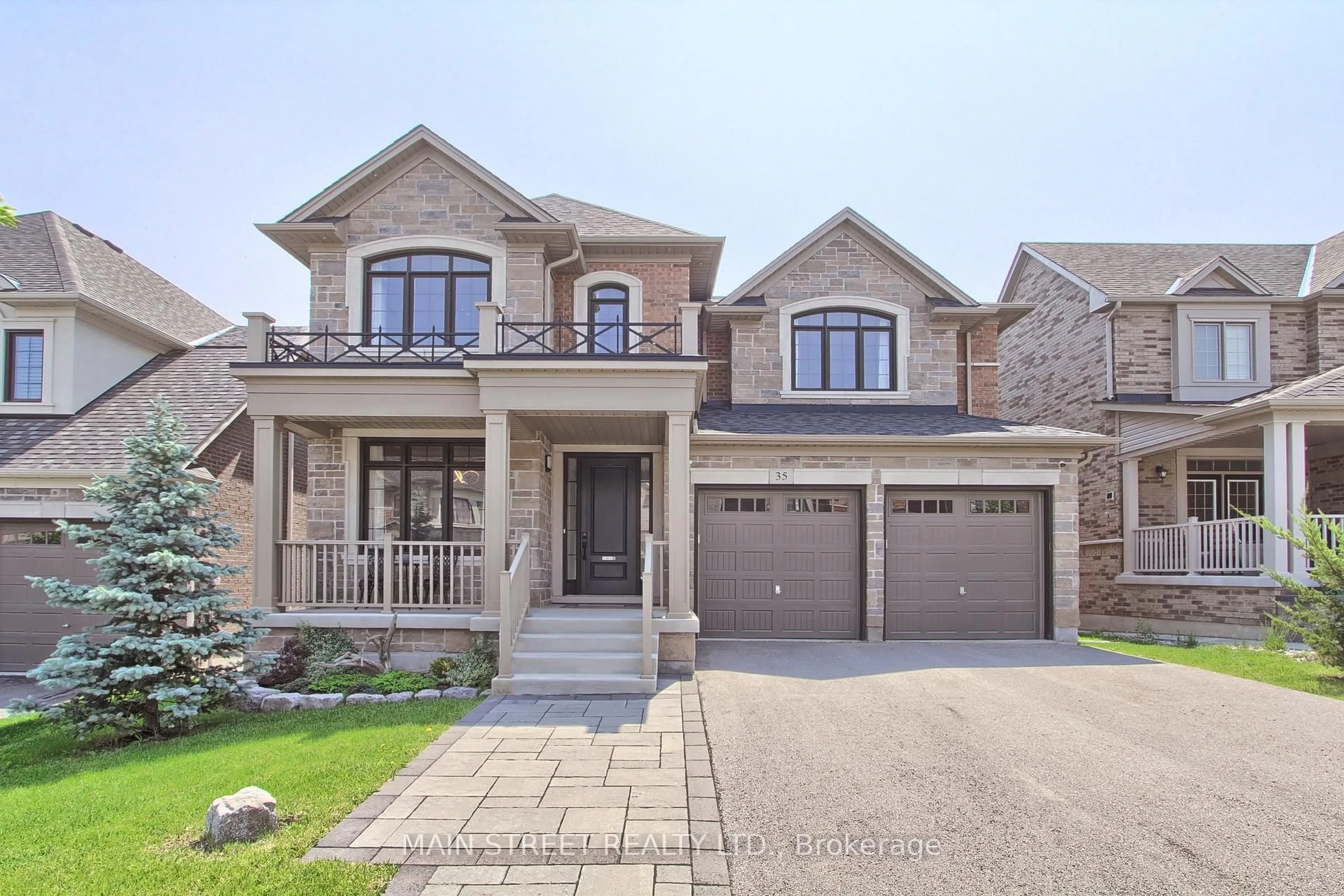 Home with brick exterior material, street for 35 Hydrangea Hollow, East Gwillimbury Ontario L9N 0T3