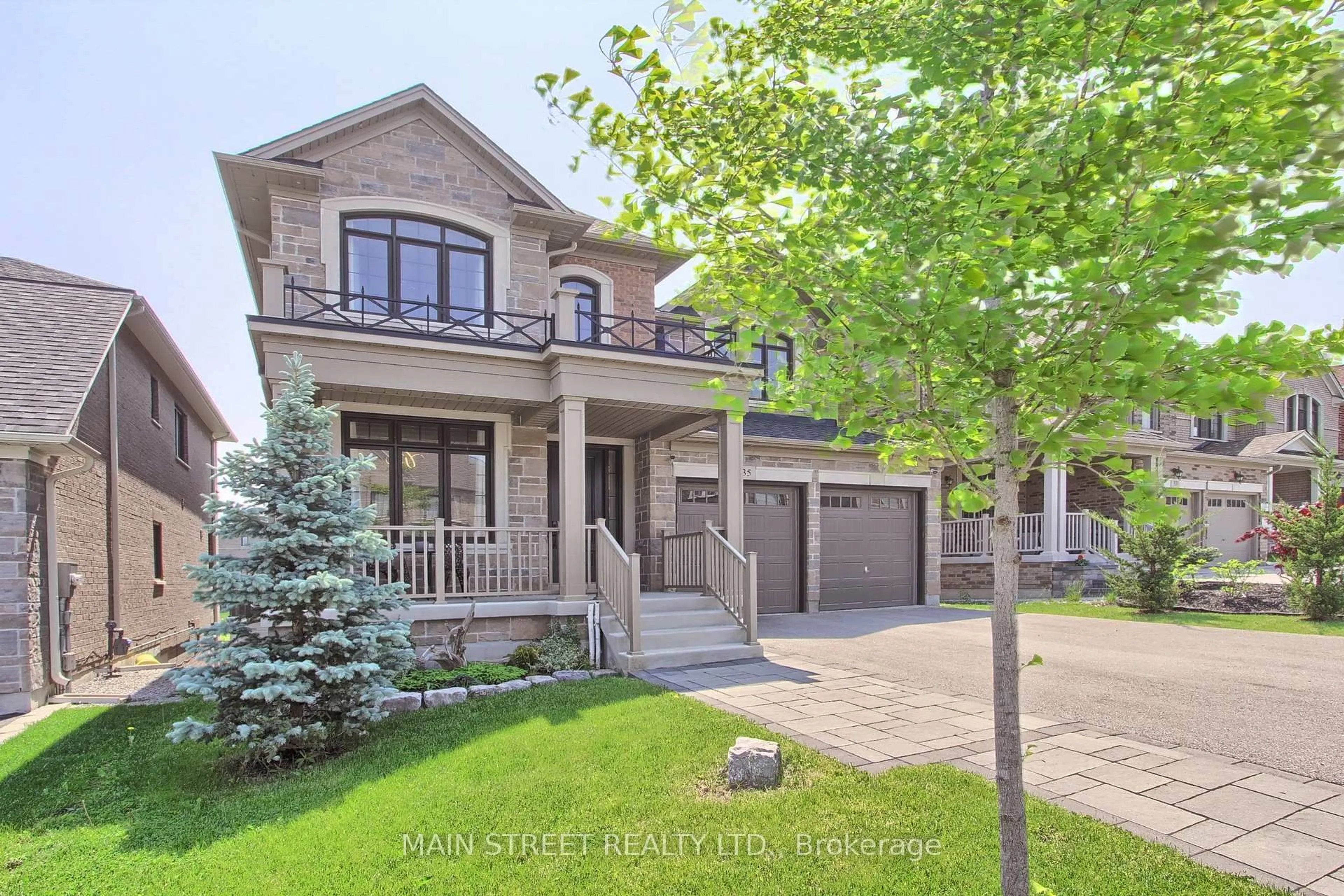 Home with brick exterior material, street for 35 Hydrangea Hollow, East Gwillimbury Ontario L9N 0T3