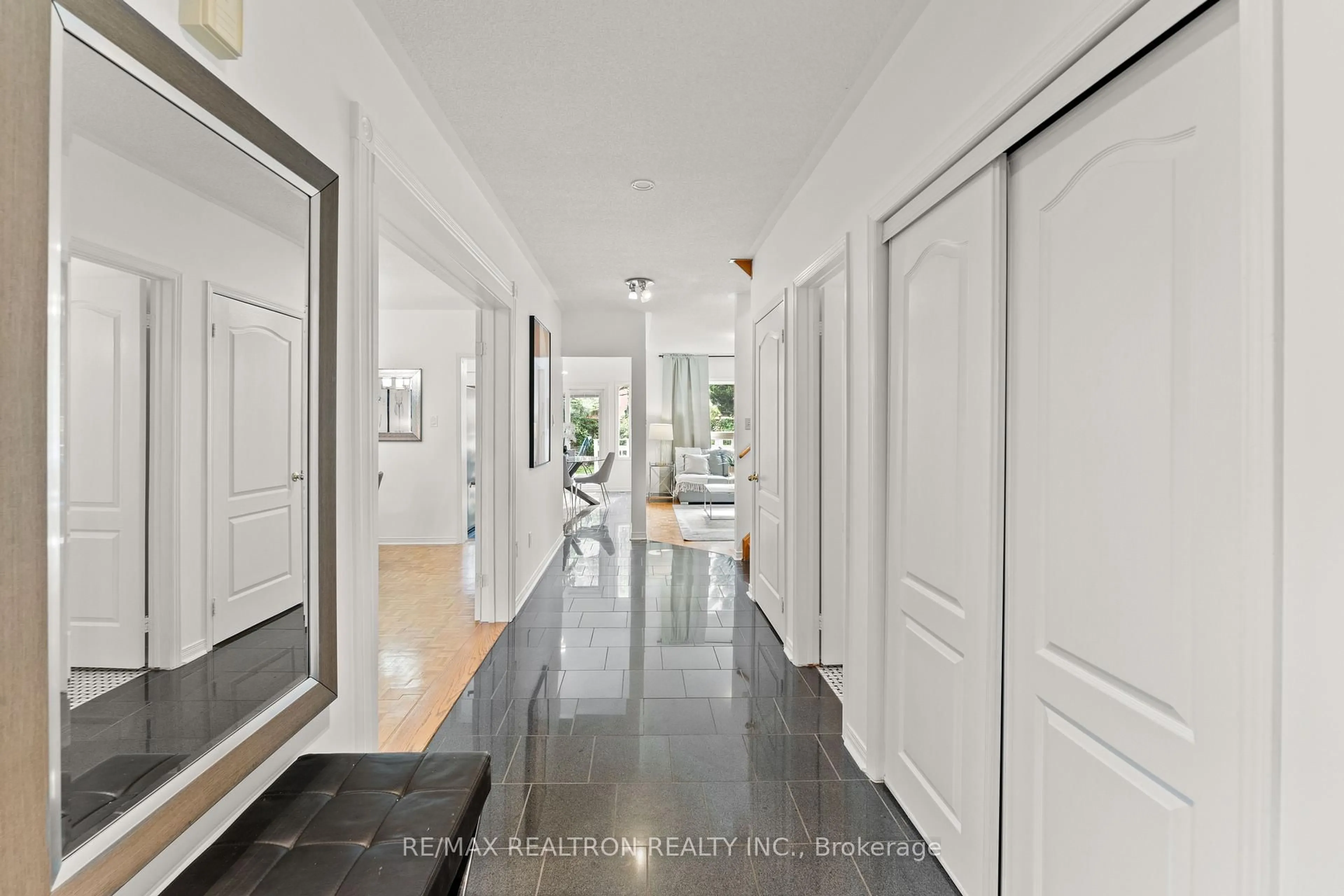 Indoor entryway for 11 Cantertrot Crt, Vaughan Ontario L4J 7X7