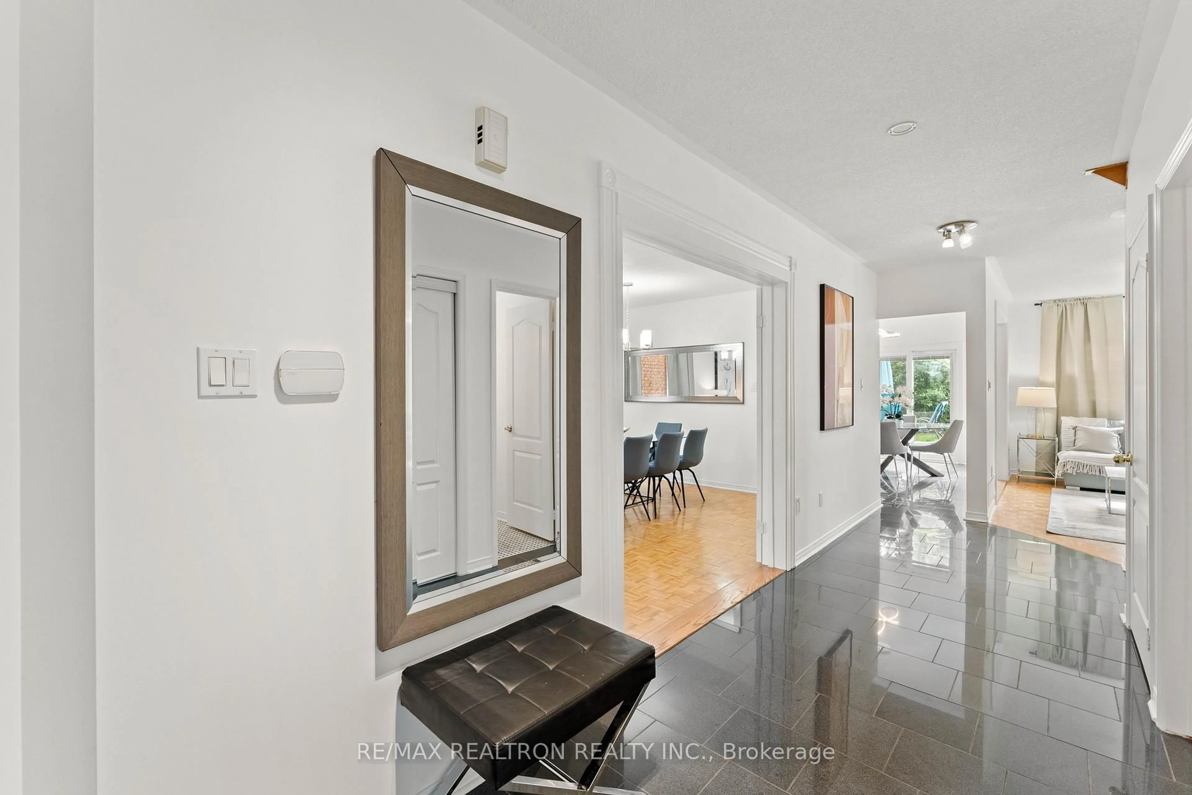 Indoor entryway for 11 Cantertrot Crt, Vaughan Ontario L4J 7X7