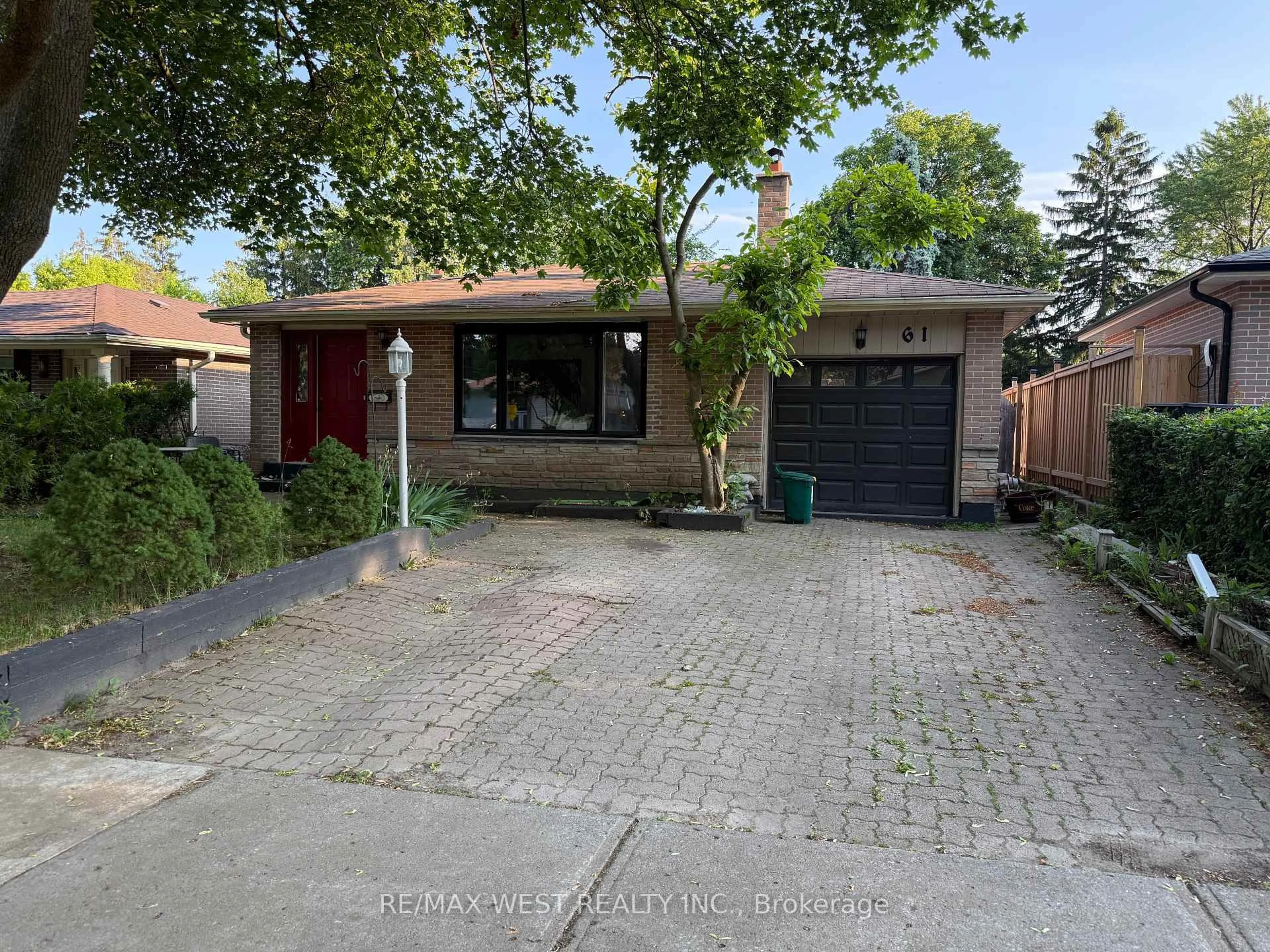 Home with brick exterior material, street for 61 Romfield Crct, Markham Ontario L3T 3H4