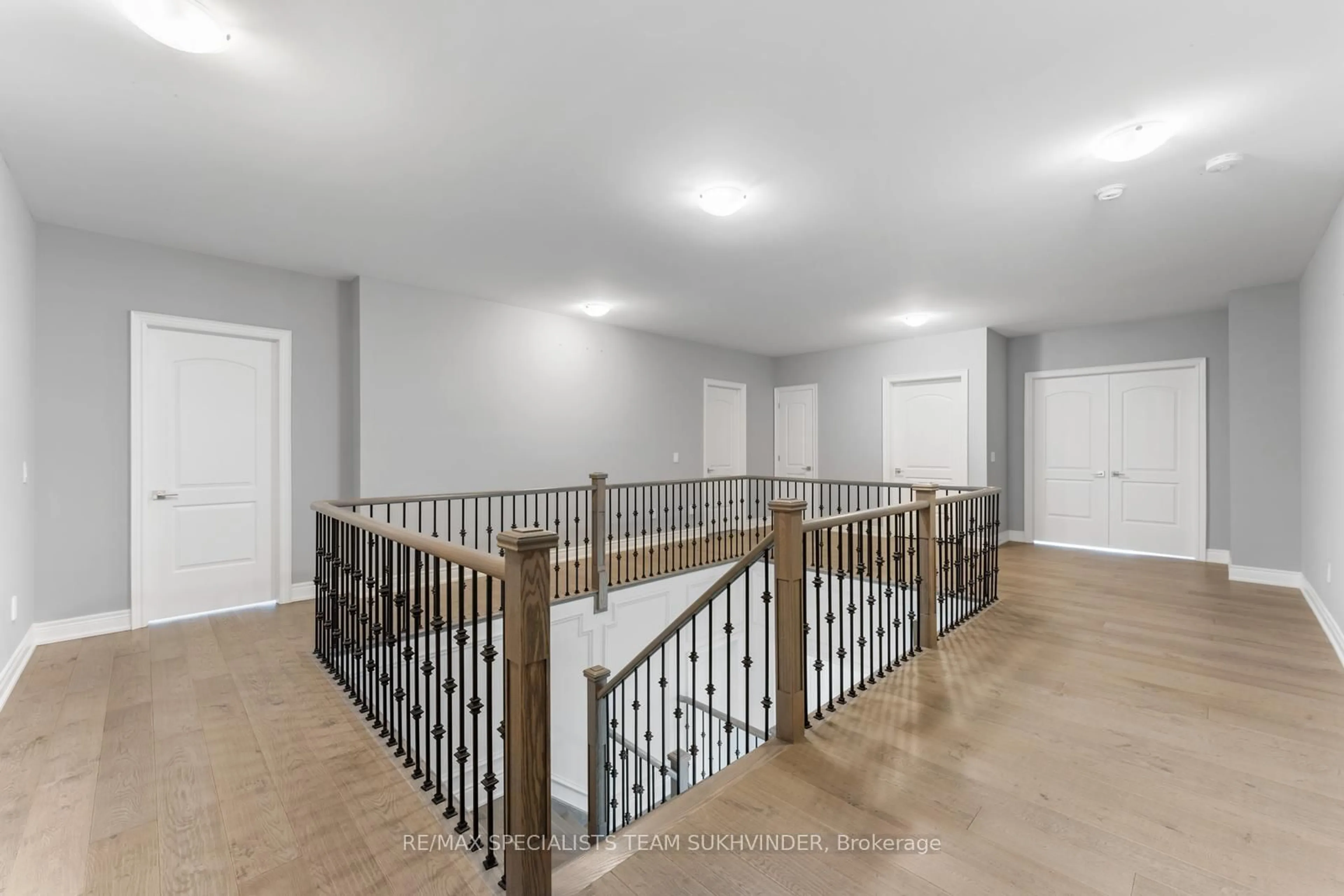 Indoor foyer for 50 Appleyard Ave, Vaughan Ontario L4H 4A3