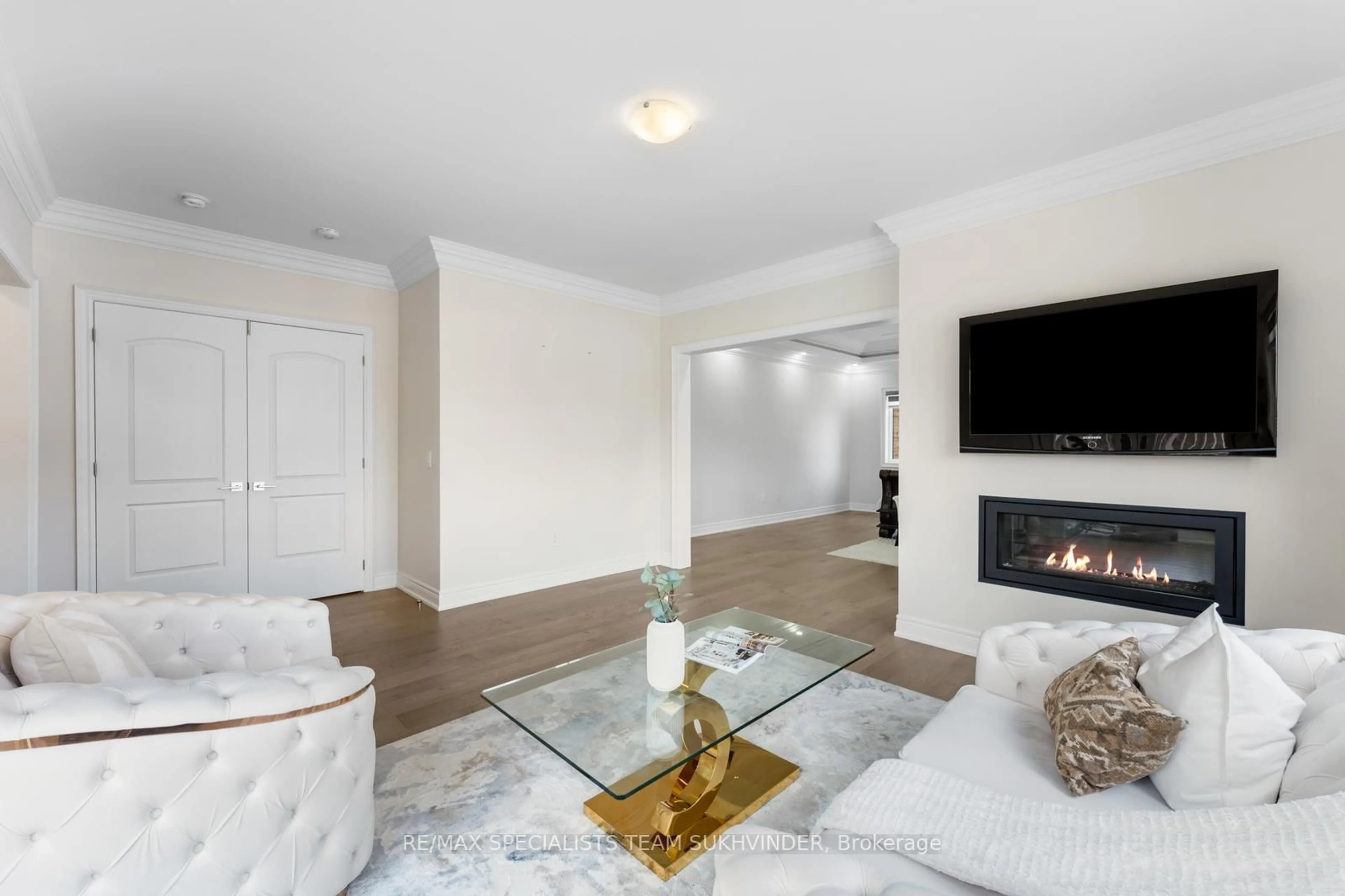Living room with furniture, unknown for 50 Appleyard Ave, Vaughan Ontario L4H 4A3
