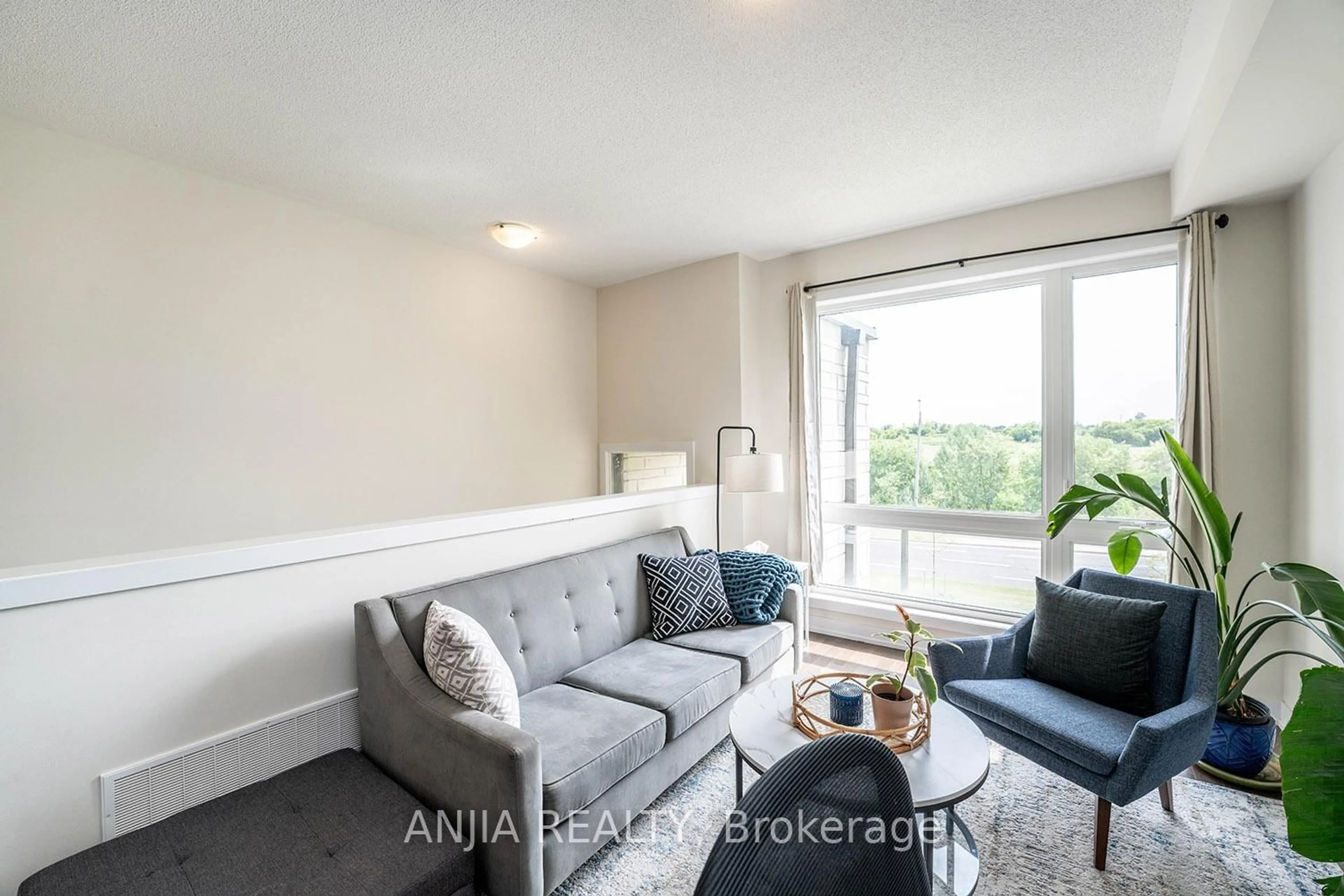 Living room with furniture, unknown for 43 Mikayla Lane, Markham Ontario L6B 1R1