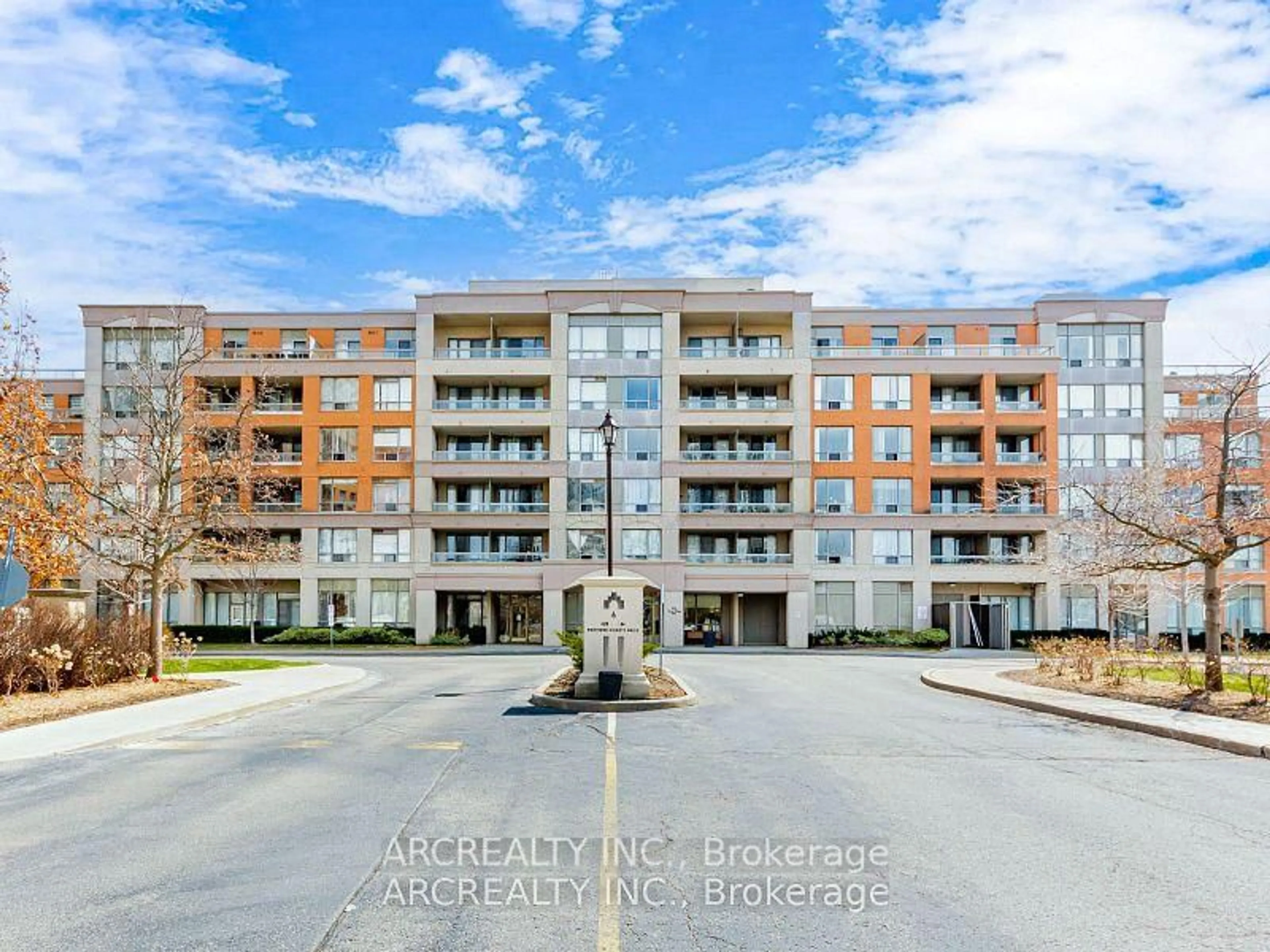 Unknown for 19 Northern Heights Dr #311, Richmond Hill Ontario L4B 4M4