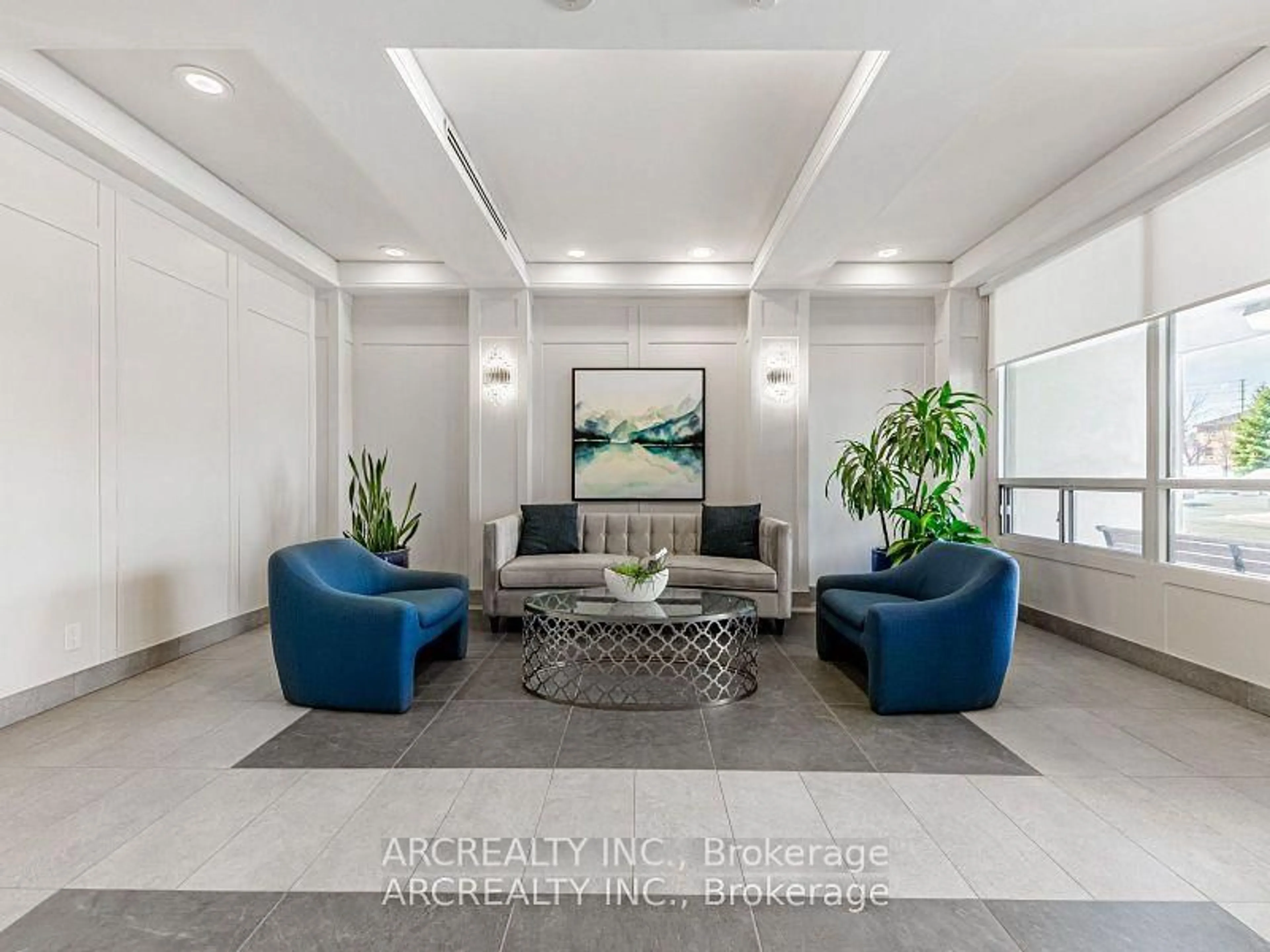 Lobby for 19 Northern Heights Dr #311, Richmond Hill Ontario L4B 4M4